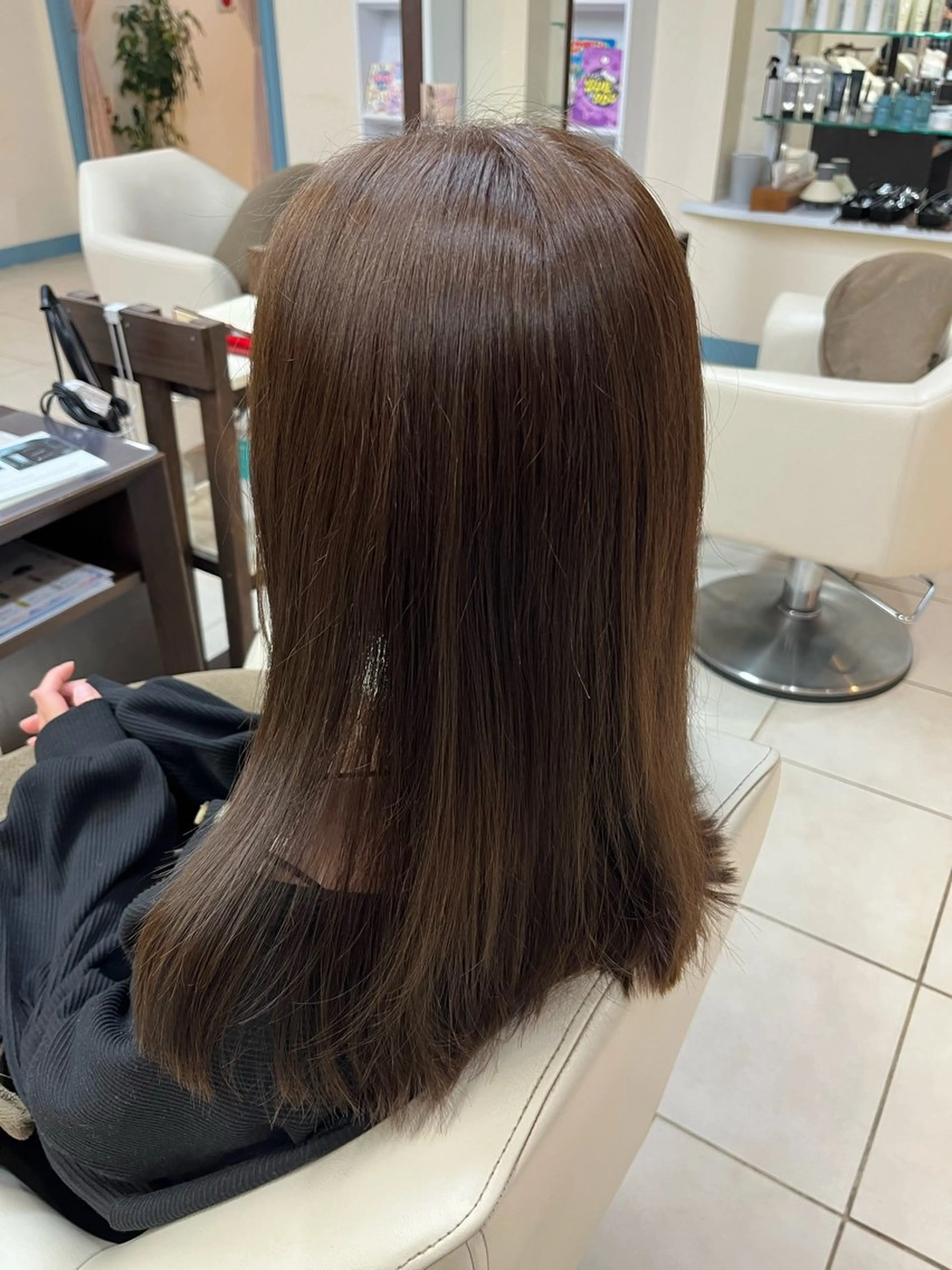セミロング カラー ベージュカラー ブリーチ ダブルカラー ブリーチなしカラー ヘアカラー こじま りおのヘアスタイル