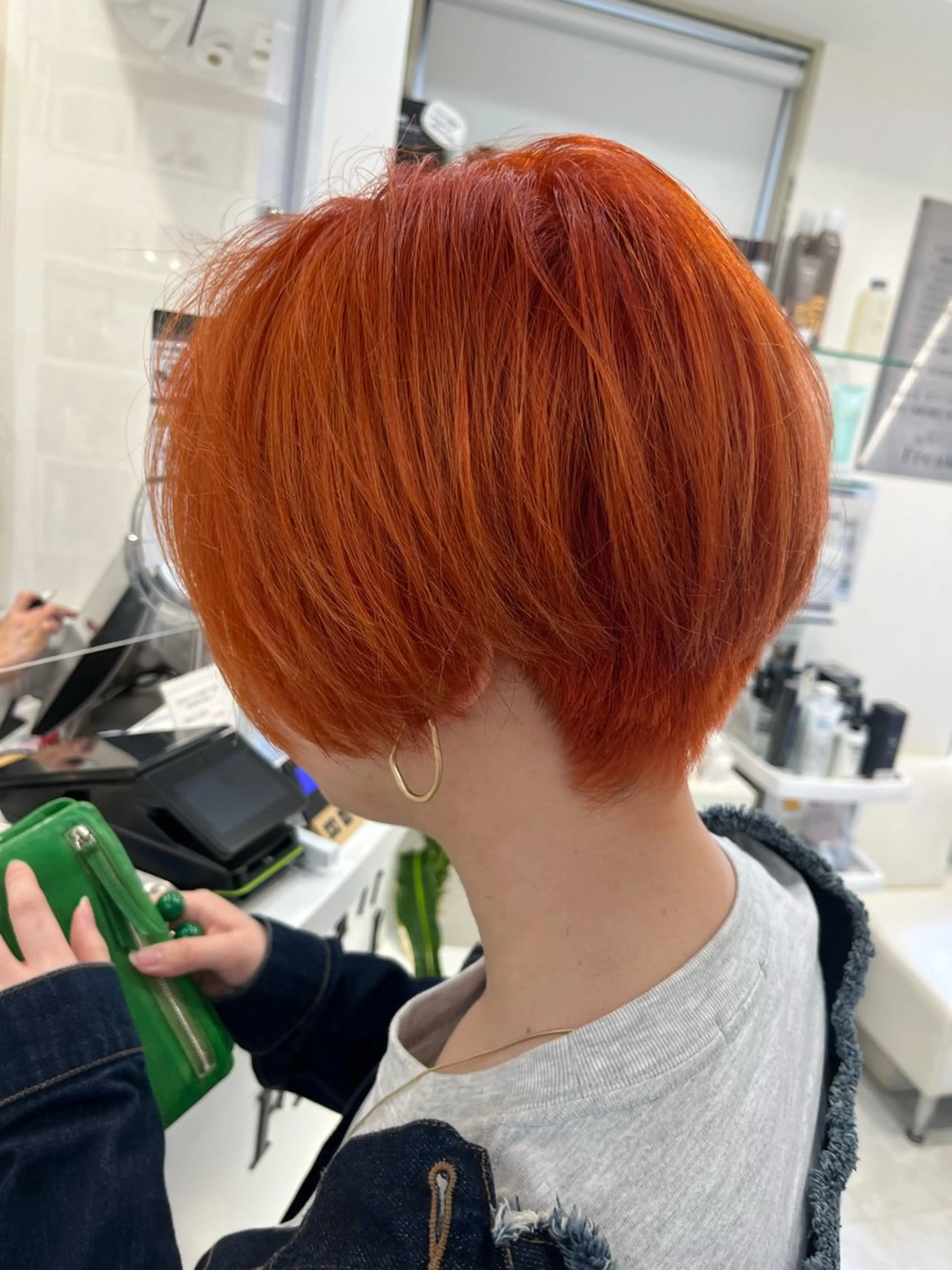 ショート カラー ブリーチ オレンジ カット ヘアカラー 山森 大地のヘアスタイル