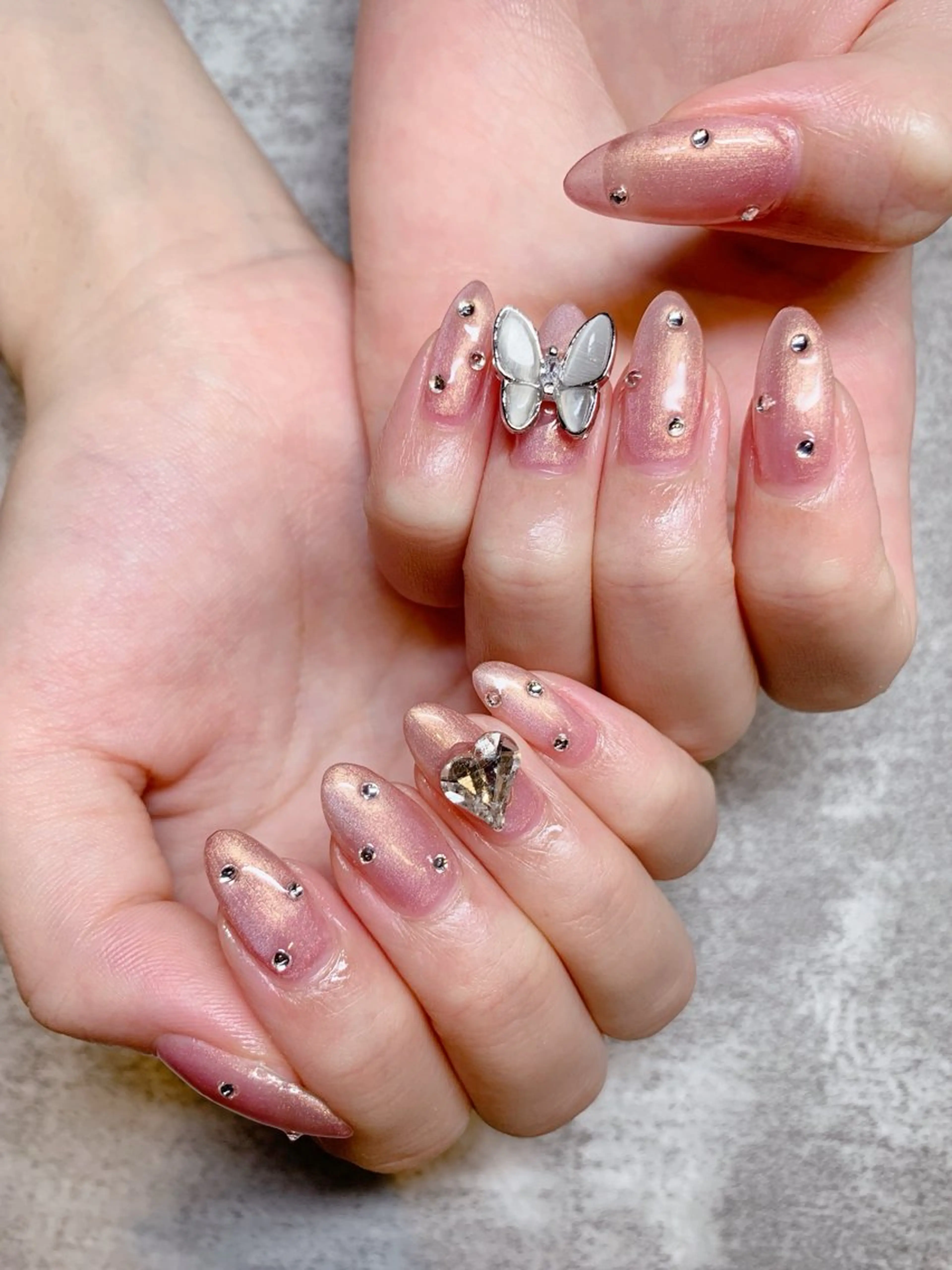 ネイル アートネイル ジェルネイル グラデーション キラキラネイル ラメ(グリッター) ハンドネイル claire. nailのネイルデザイン