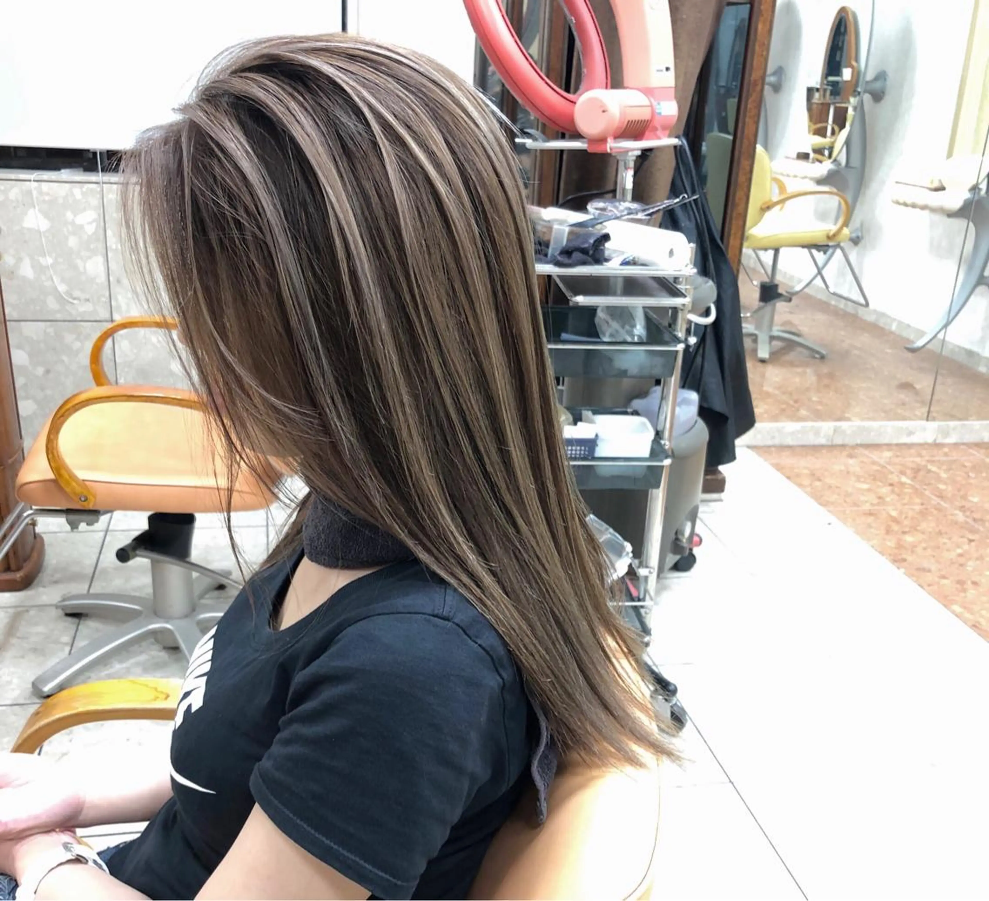 ロング ハイライト ヘアカラー aura所属・ashida yuukiのヘアスタイル