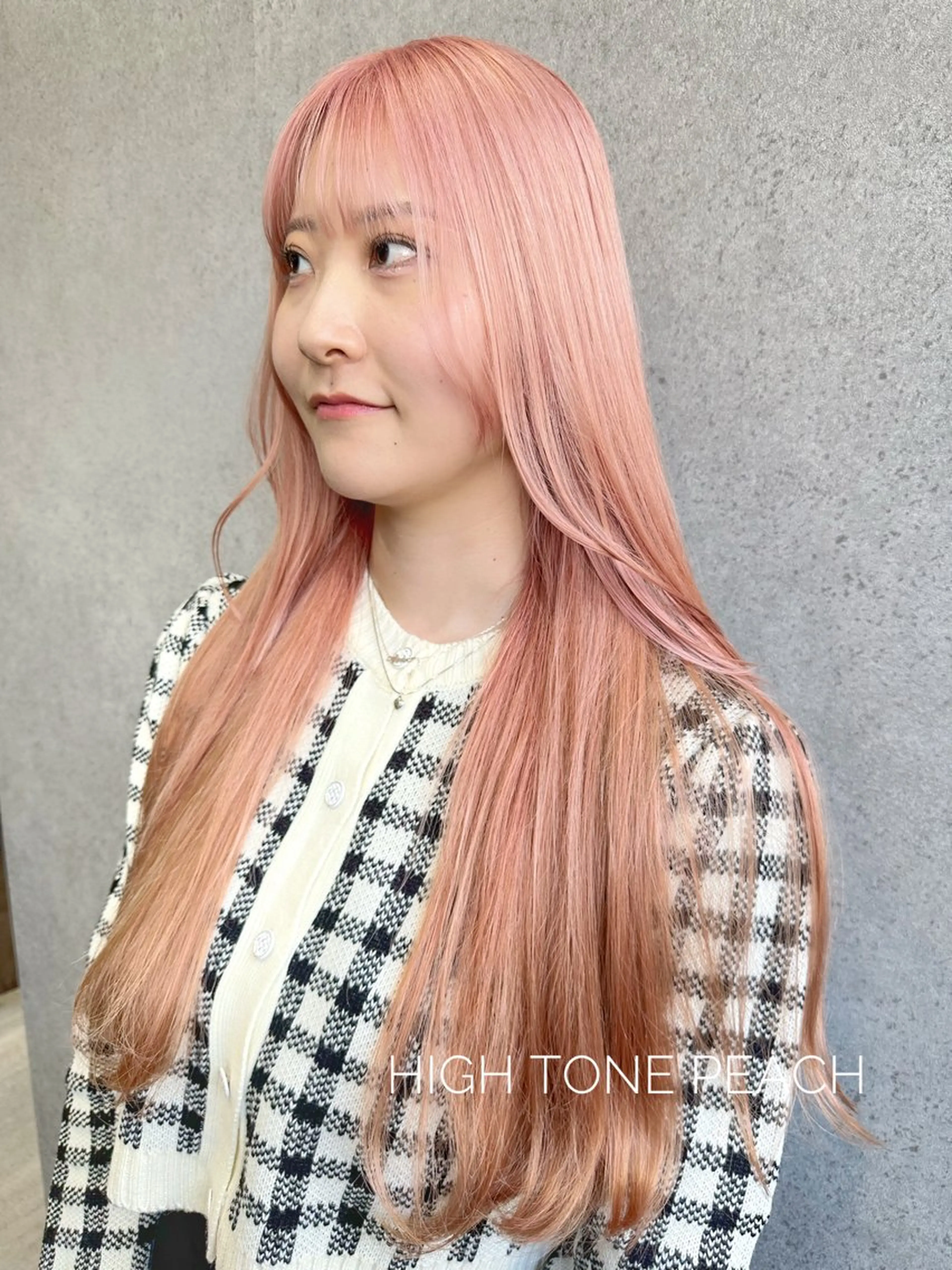 ロング カラー ブリーチ ピンクカラー clomus所属・YUKA艶髪 🌸寛ぎ部屋のヘアスタイル