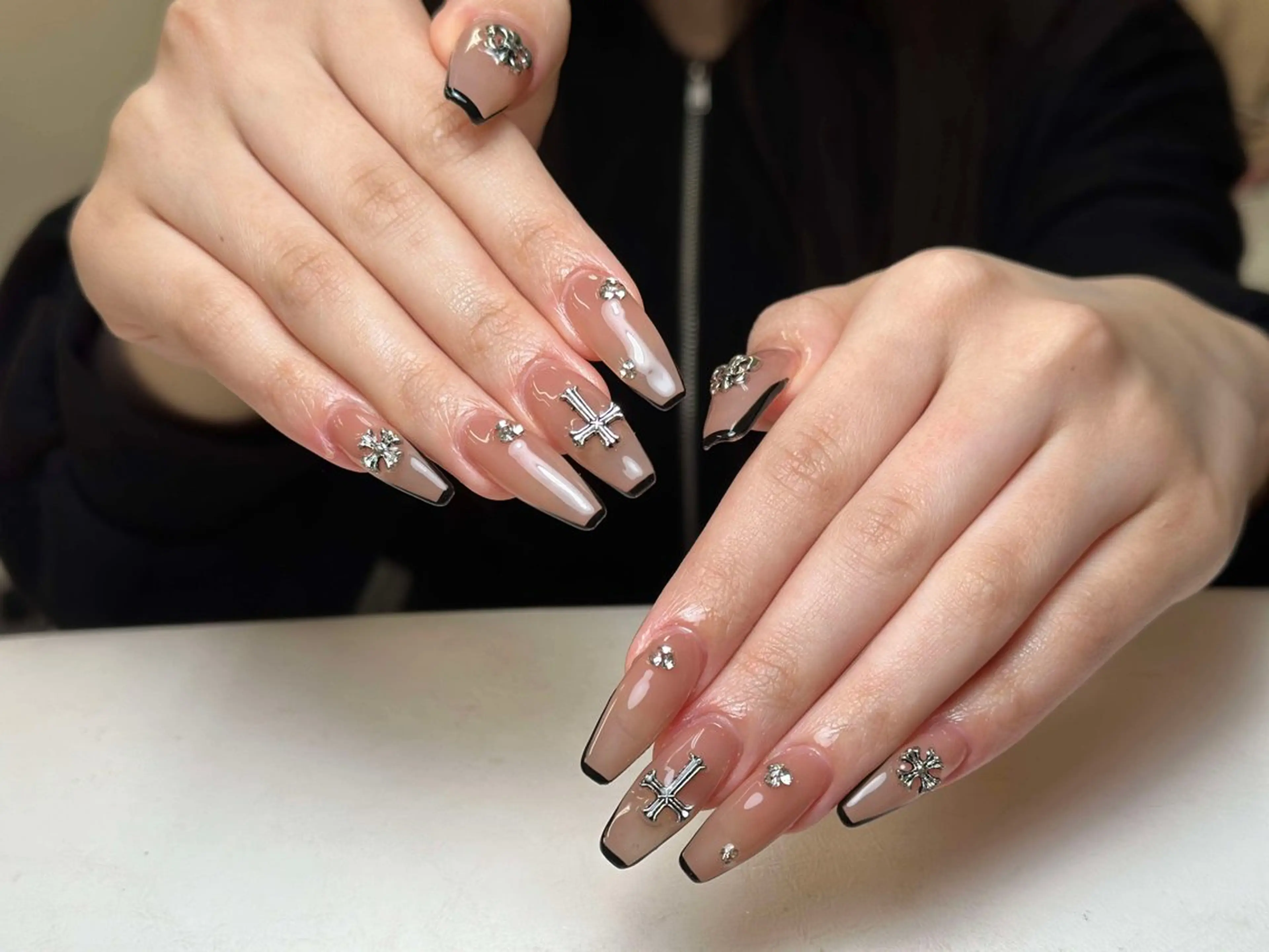 ネイル アートネイル フレンチネイル ジェルネイル ニュアンスネイル オフィスネイル ハンドネイル Nie Nail Salon所属・Nie Nail Shinokuboのネイルデザイン