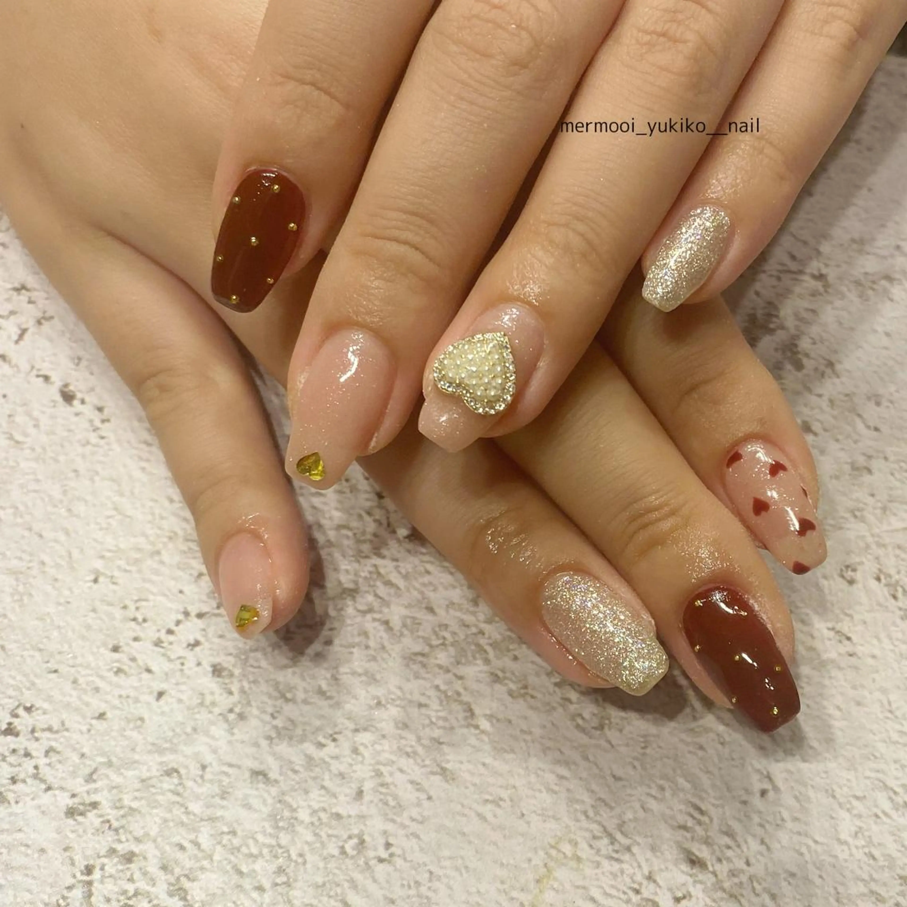 ネイル ドット ハート 韓国ネイル ネイルチップ バレンタイン ハンドネイル mermooi nailのネイルデザイン