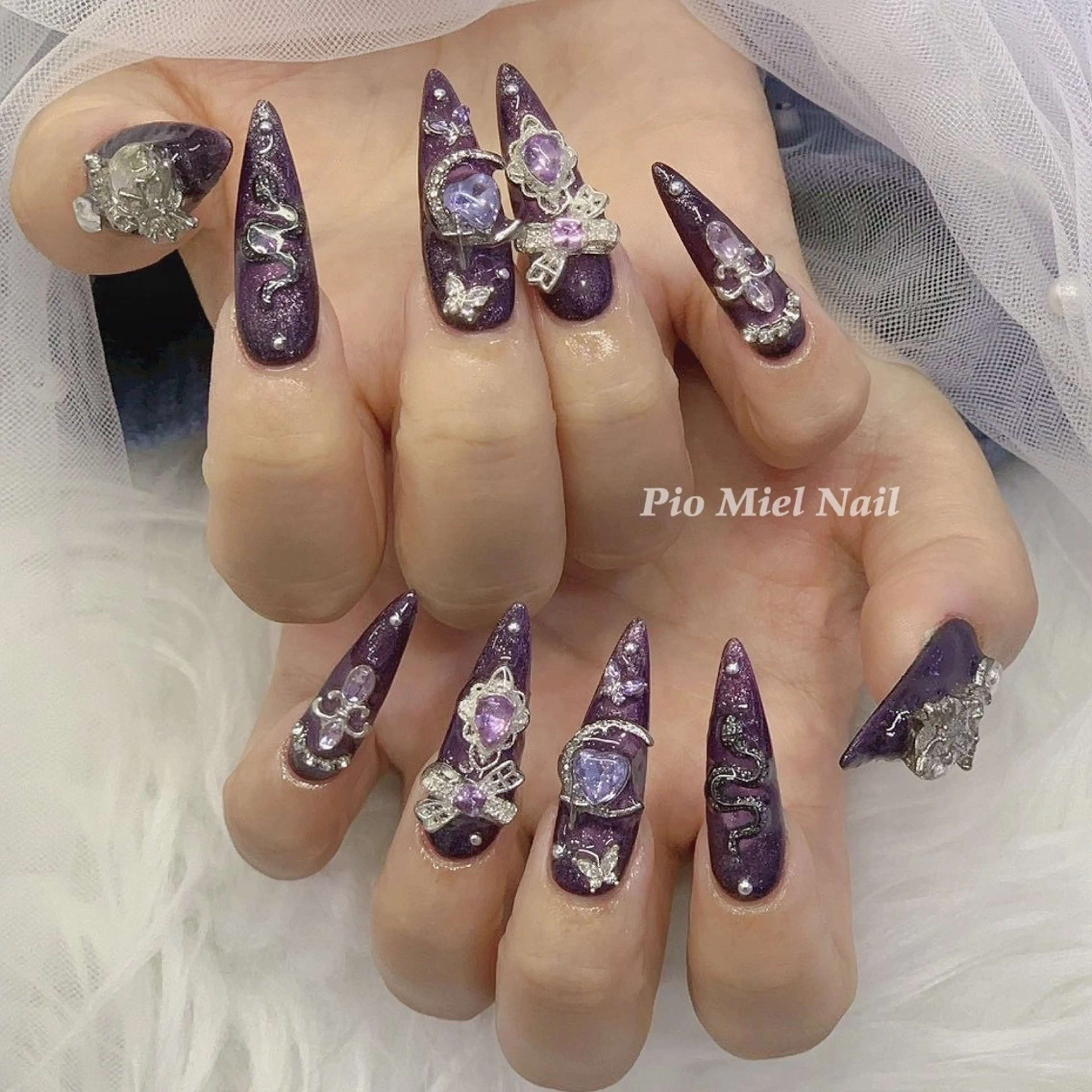 ネイル キラキラネイル パープル ワンホンネイル 冬ネイル ハンドネイル HANA 長さだしのネイルデザイン