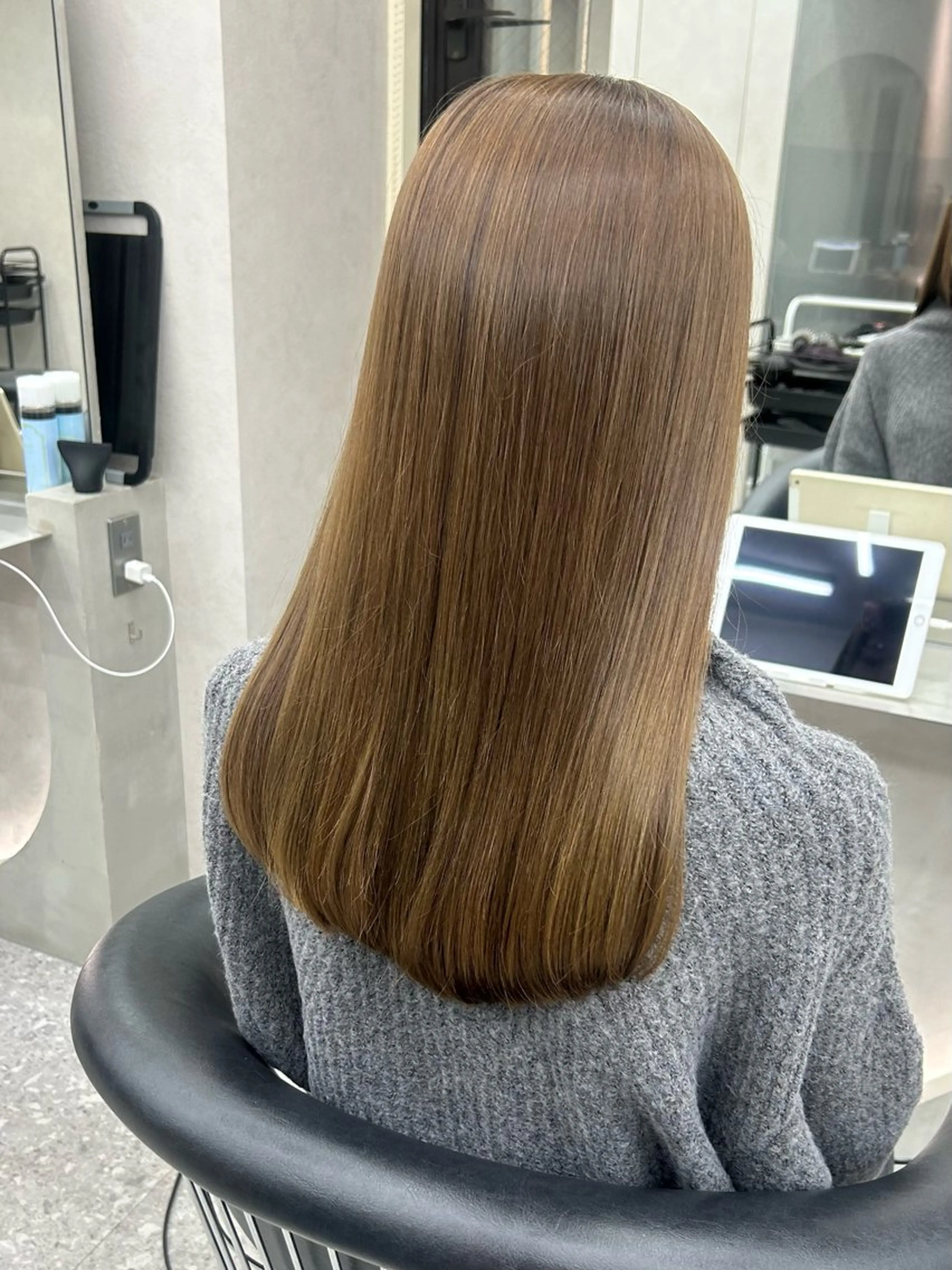 セミロング カラー ヘアアレンジ ヘアカラー ふみか🎀 ベージュカラーのヘアスタイル