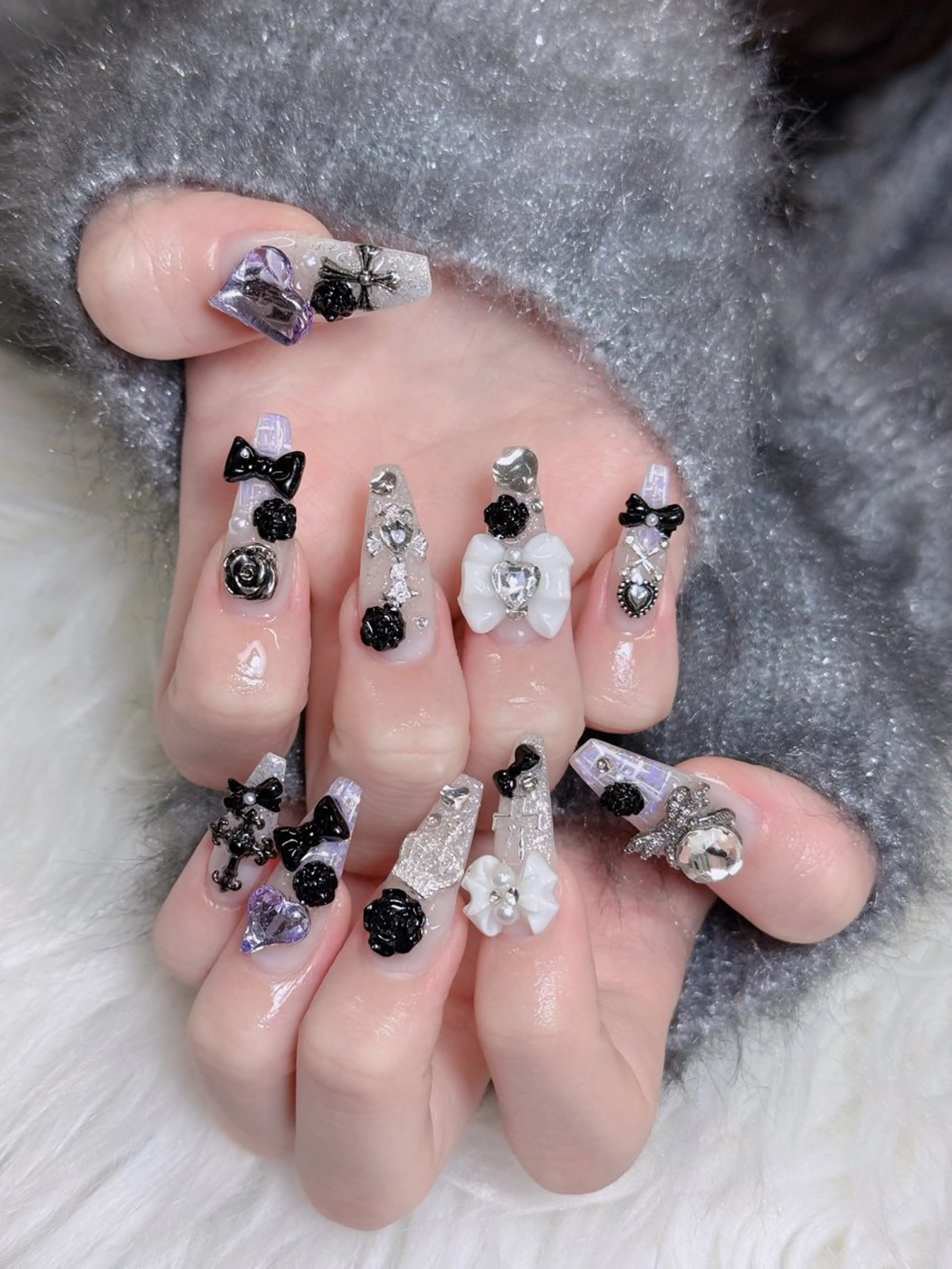 ネイル オーロラネイル チークネイル フットネイル フレンチネイル ハロウィン ハンドネイル Lumi Nail 新大久保3‘のネイルデザイン