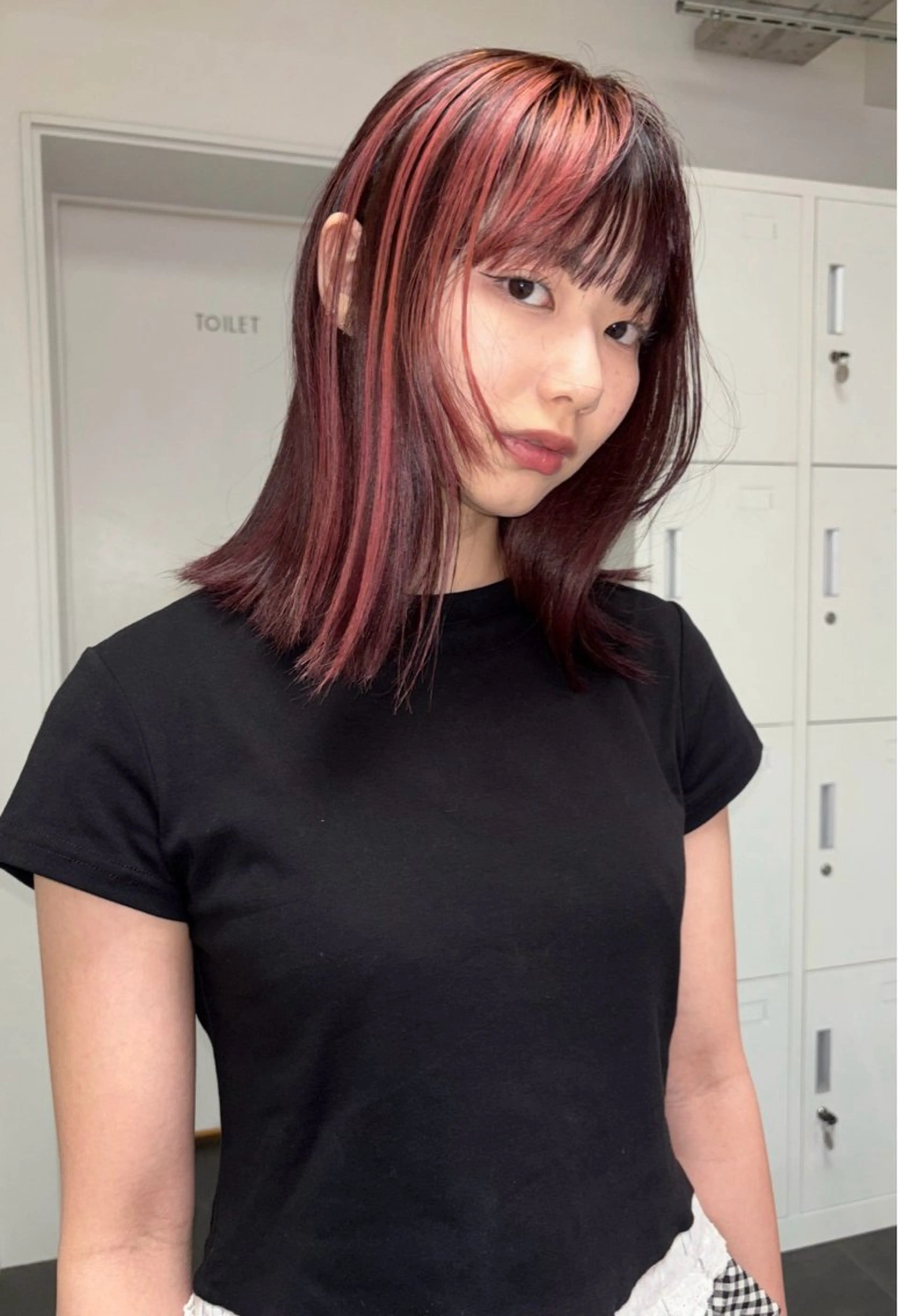ミディアム カット ヘアカラー Zoey きゃなのヘアスタイル