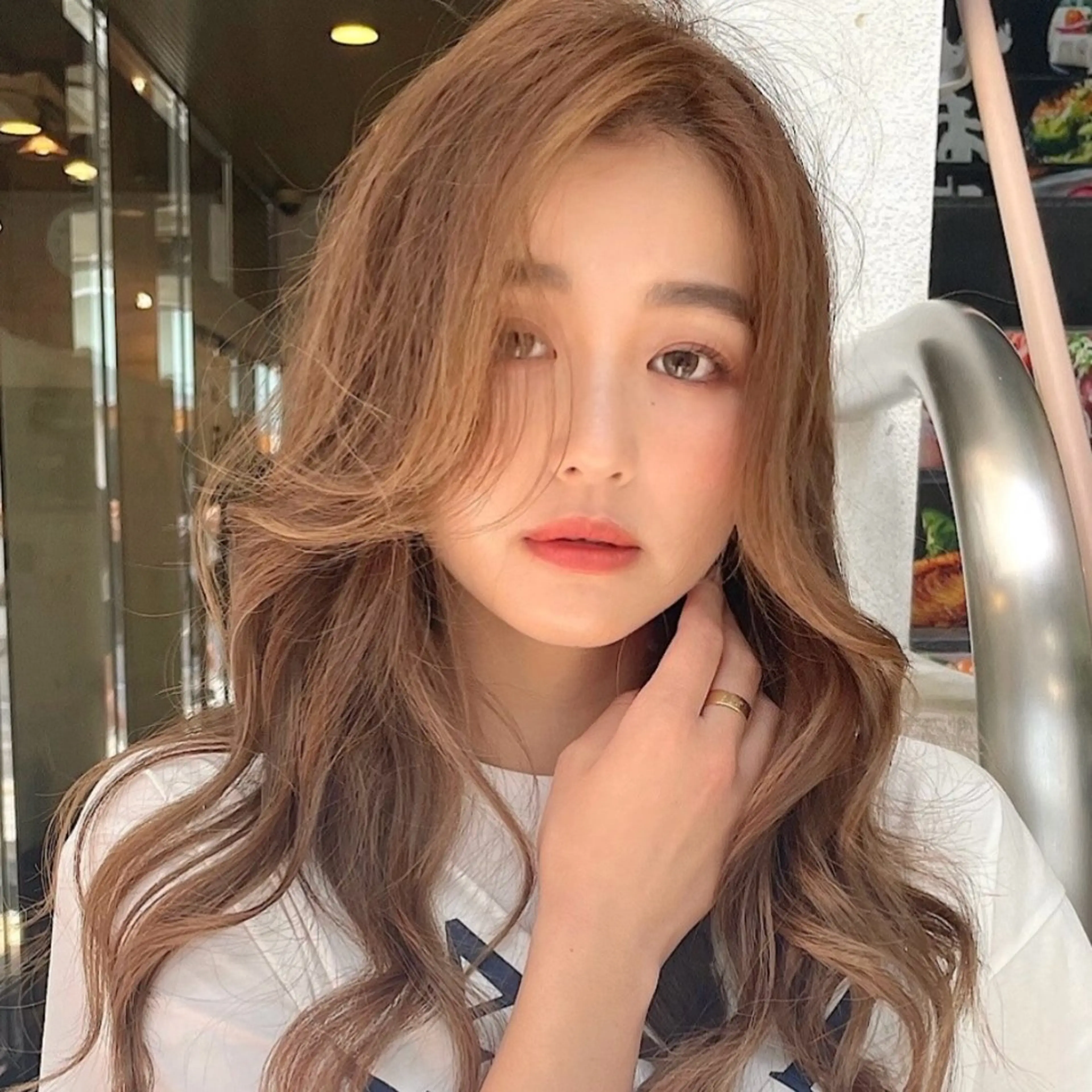 ロング カラー レイヤーカット 小顔カット カット ヘアカラー トリートメント 新宿レイヤーカット 顔周り/骨格診断のヘアスタイル