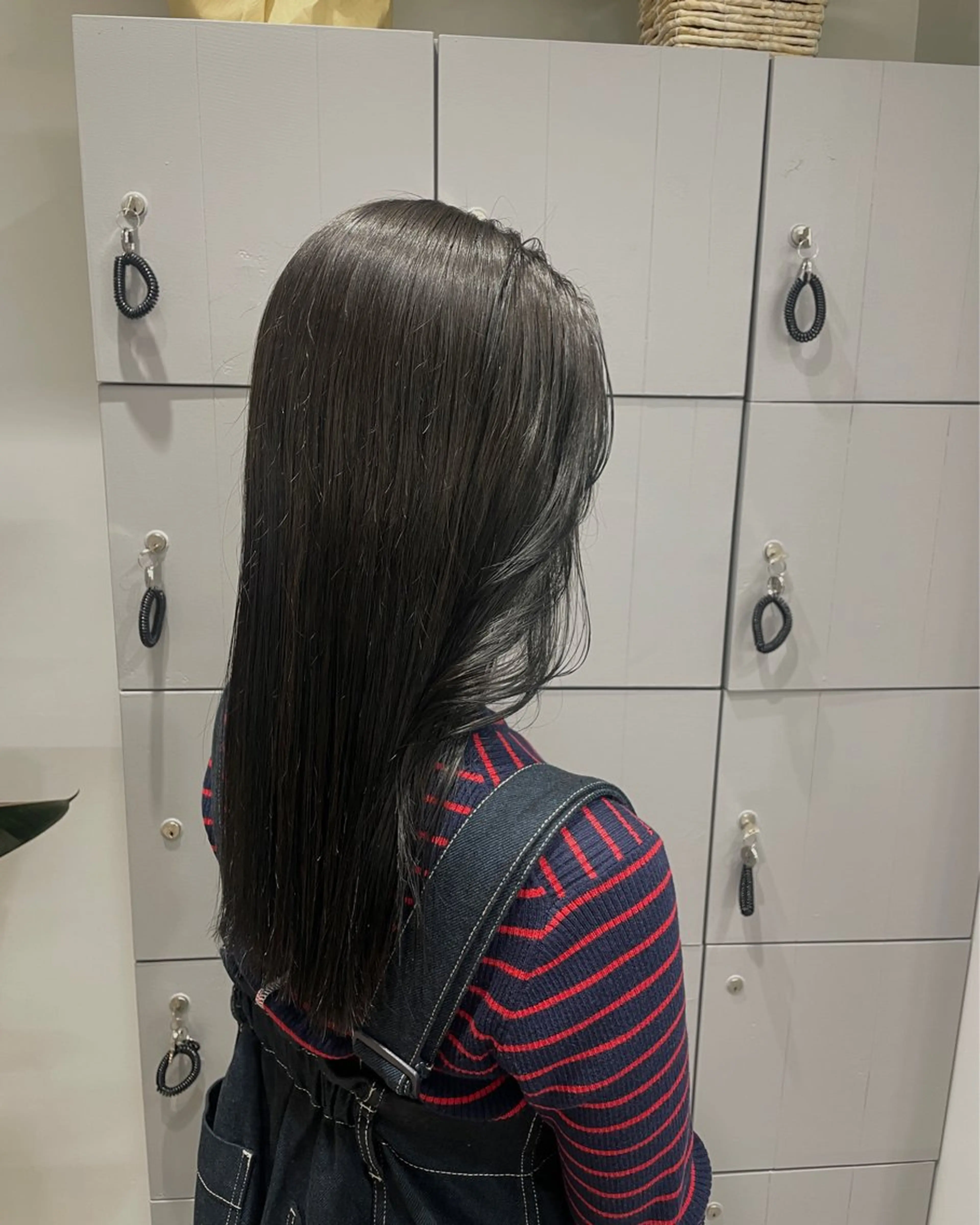 ミディアム カラー カット ヘアカラー トリートメント イヤリングカラー/ アレンジ/篠崎渚彩のヘアスタイル