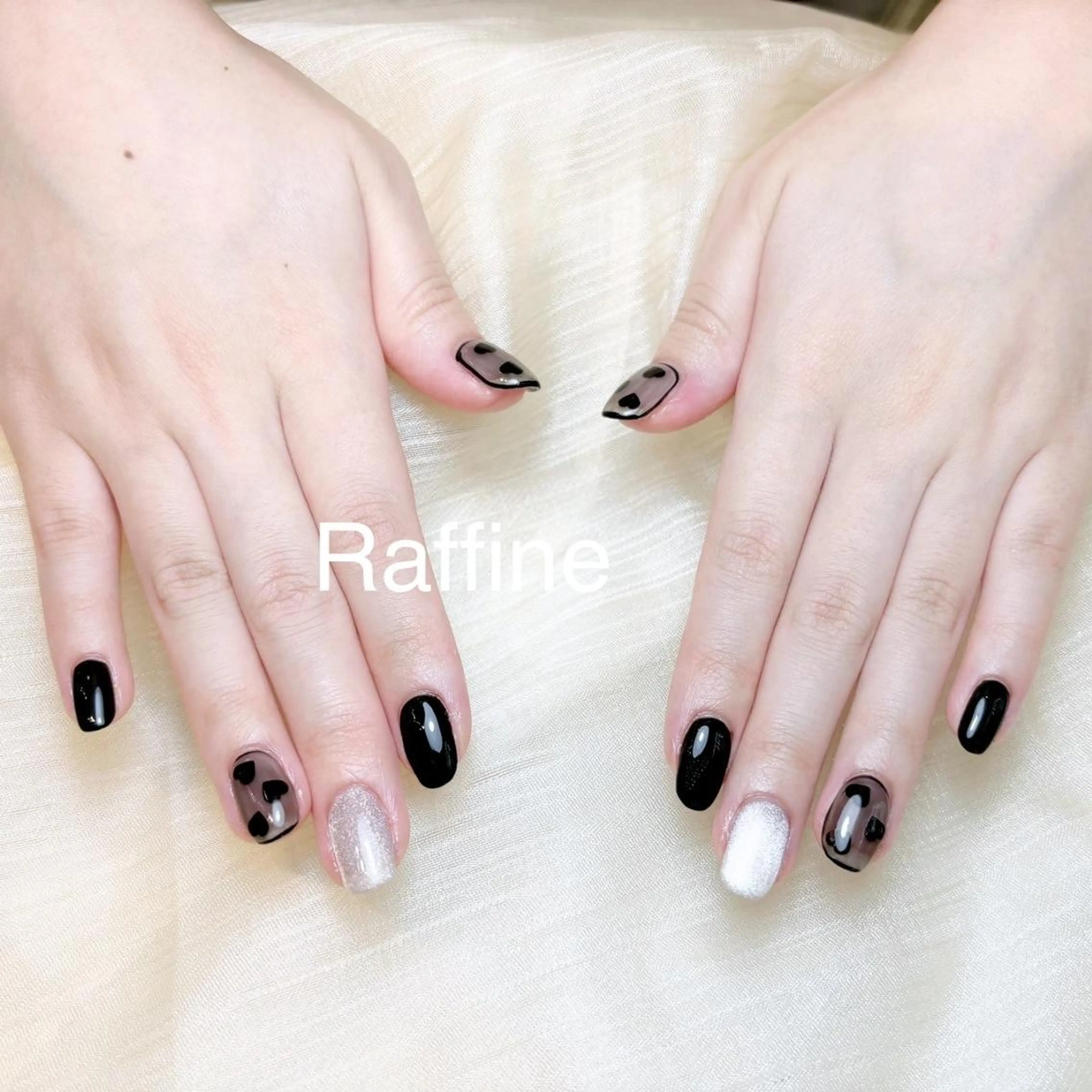 ネイル RAFFINE 月🦋🩵のネイルデザイン