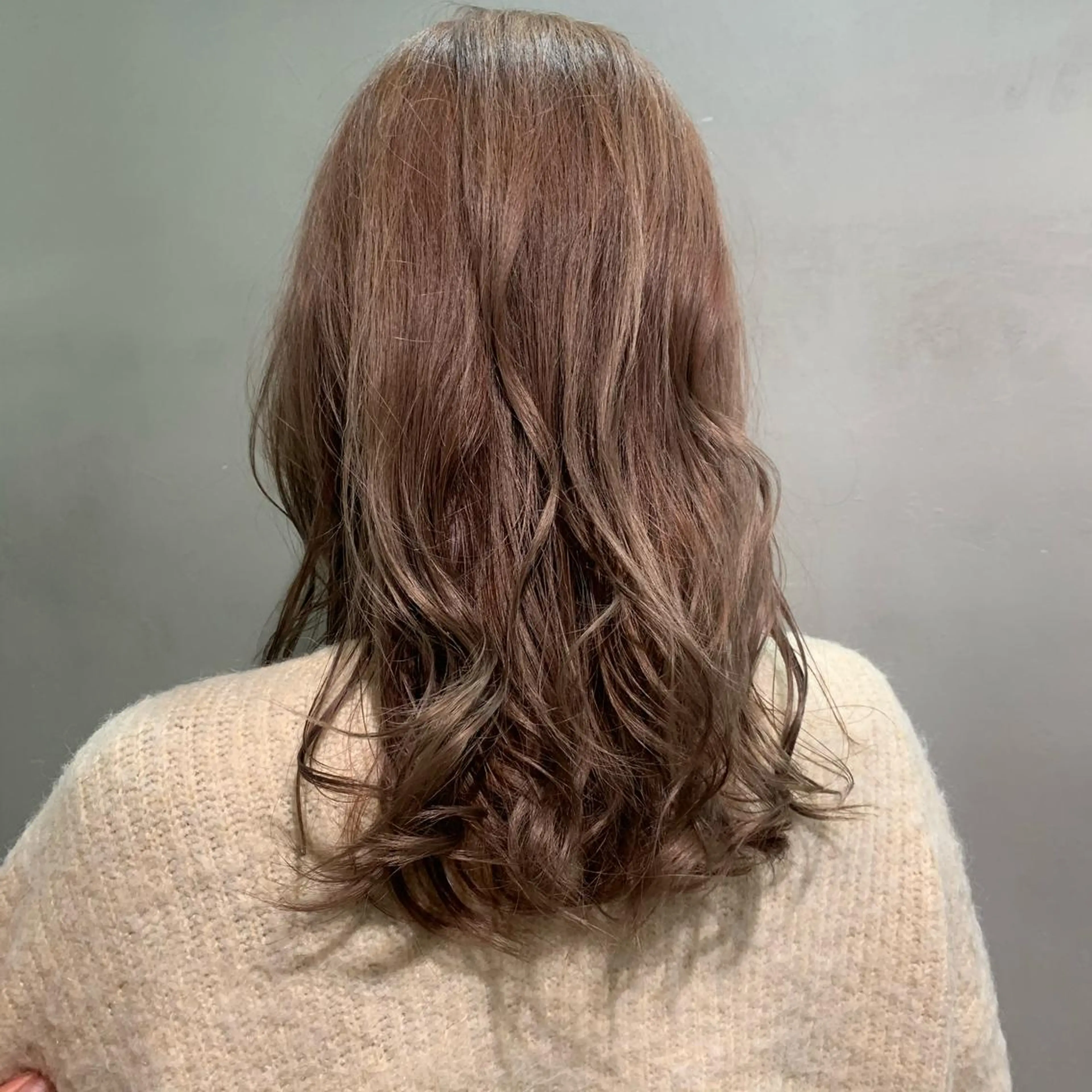 ロング カラー ベージュカラー ブラウンカラー ミルクティーベージュ mono.所属・南茨/ヘッドスパ /カット/momoのヘアスタイル