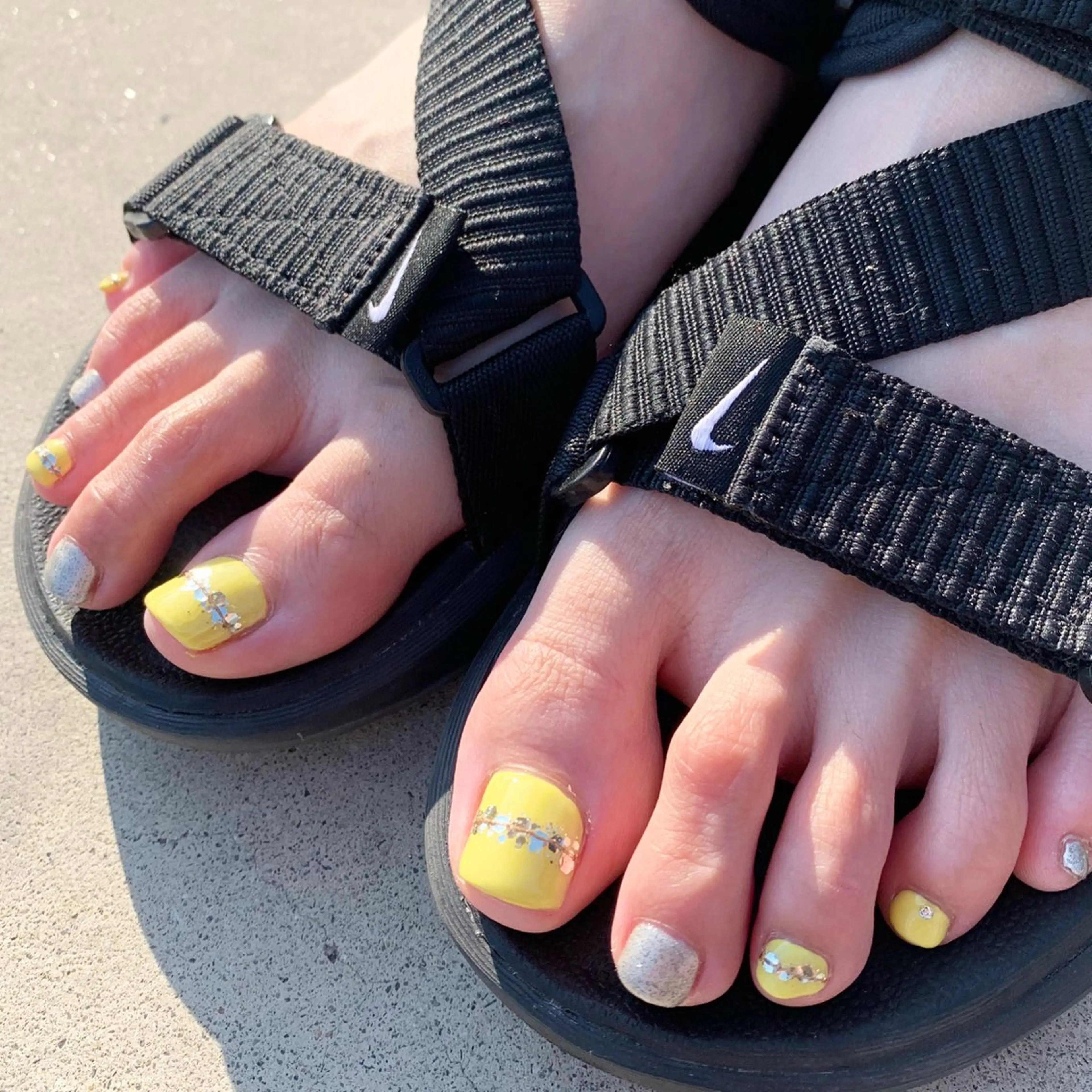 ネイル フットネイル これ、好日所属・これ、 好日のネイルデザイン