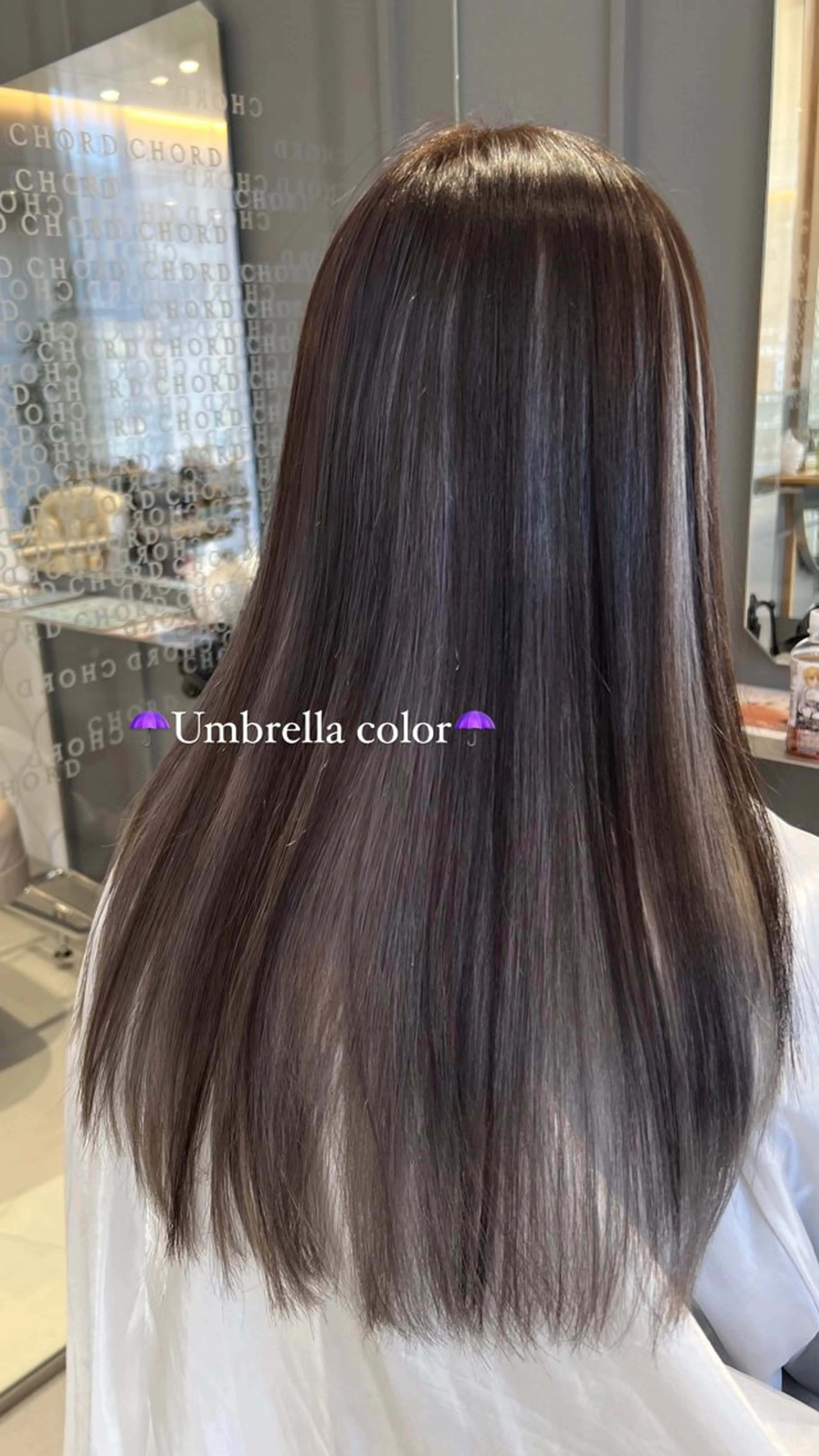 セミロング カラー ブリーチ シルバー ヘアカラー Rena ,のヘアスタイル