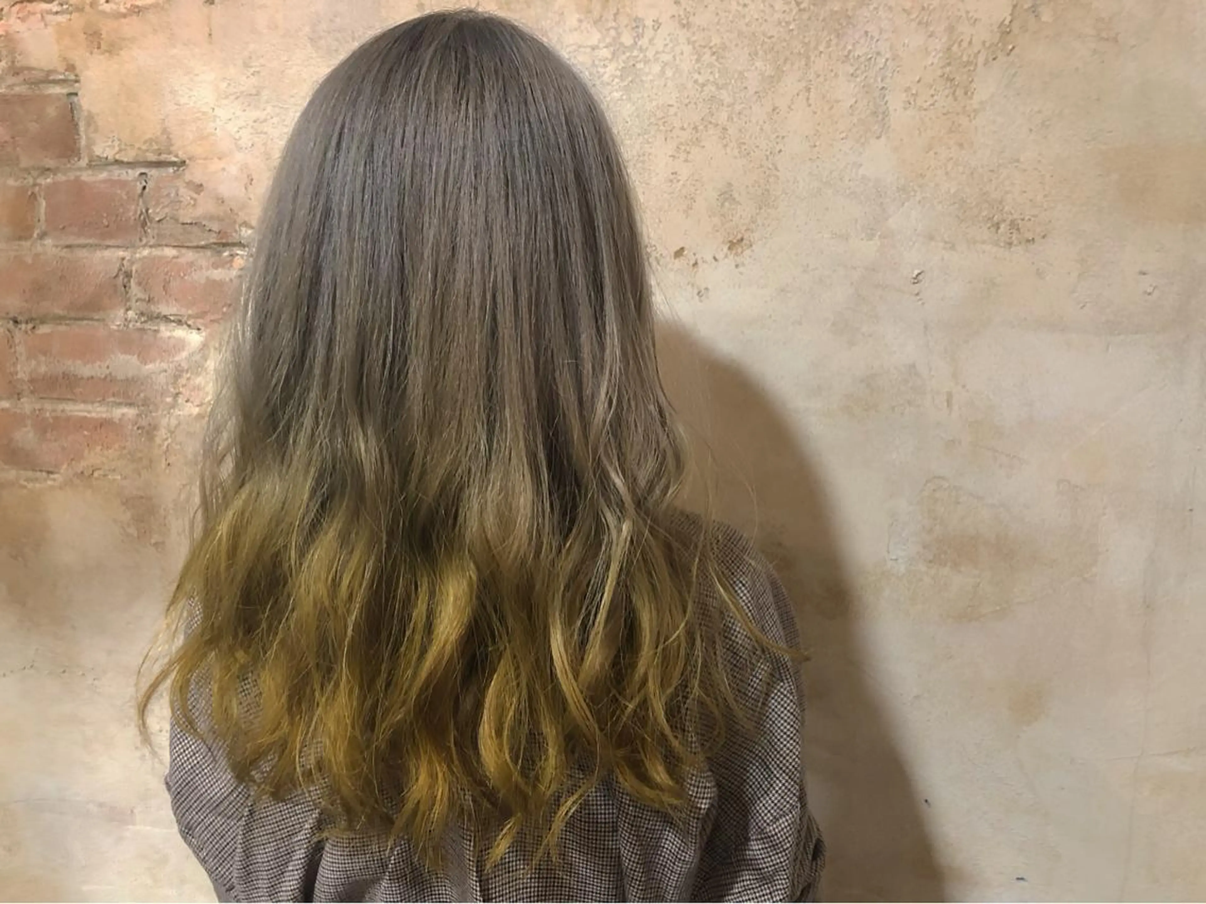 カラー イエローカラー ヘアカラー パ ルのヘアスタイル