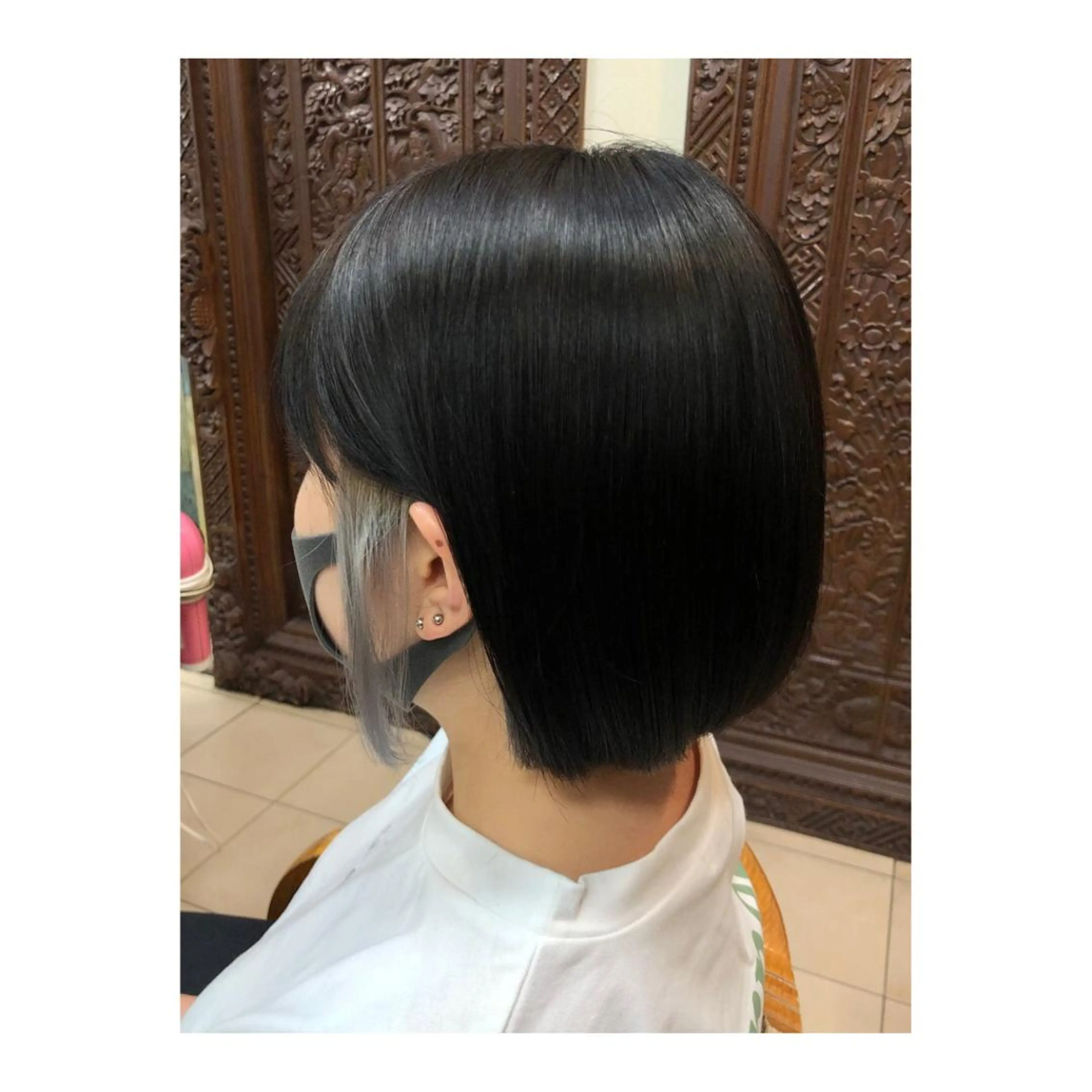 ミディアム カラー メンズ イヤリングカラー 白髪ぼかし脱白髪染め 大塚綾のヘアスタイル