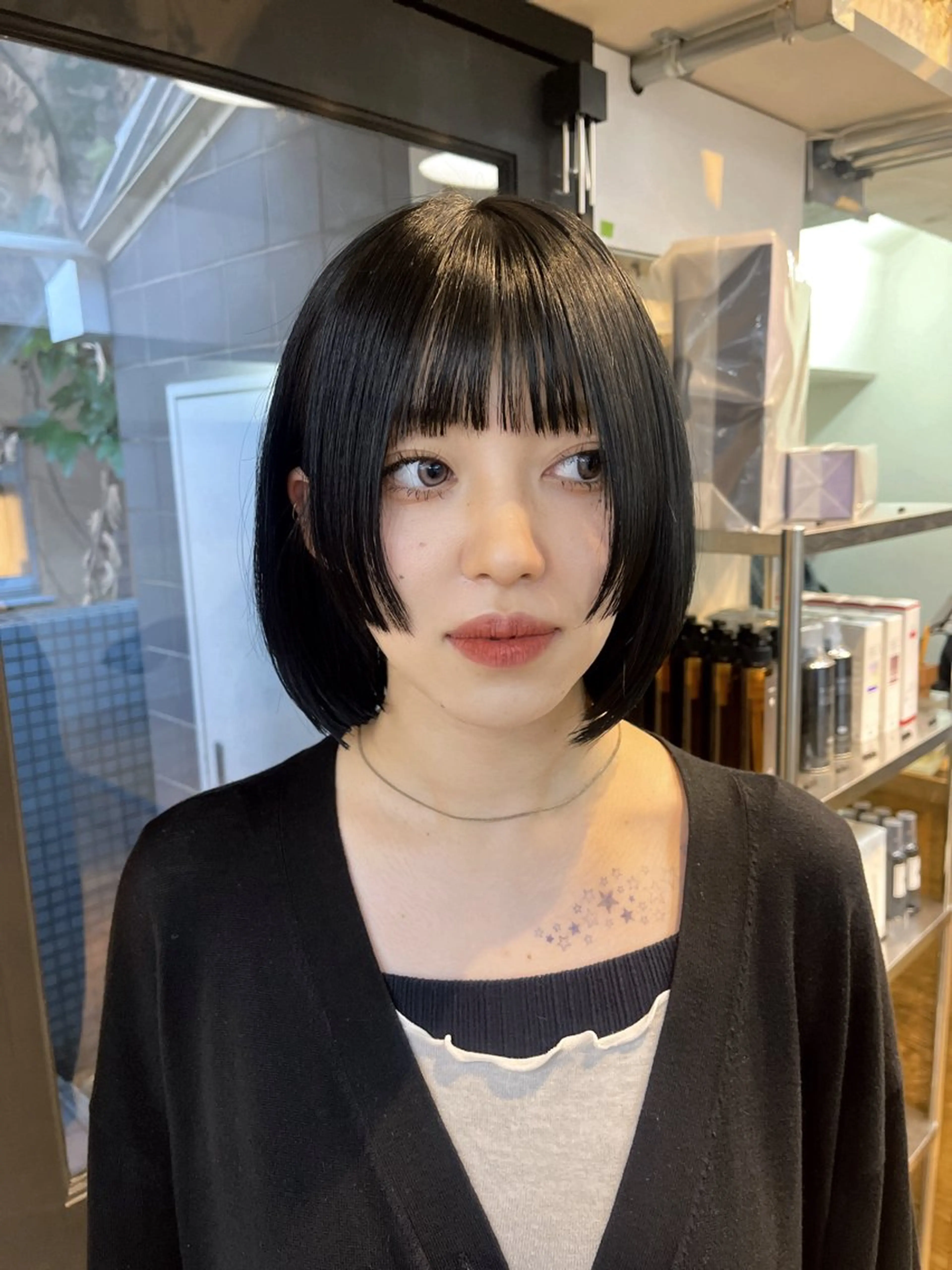 ショート カラー ボブ 姫カット Airi 韓国🫧 レイヤーカットのヘアスタイル
