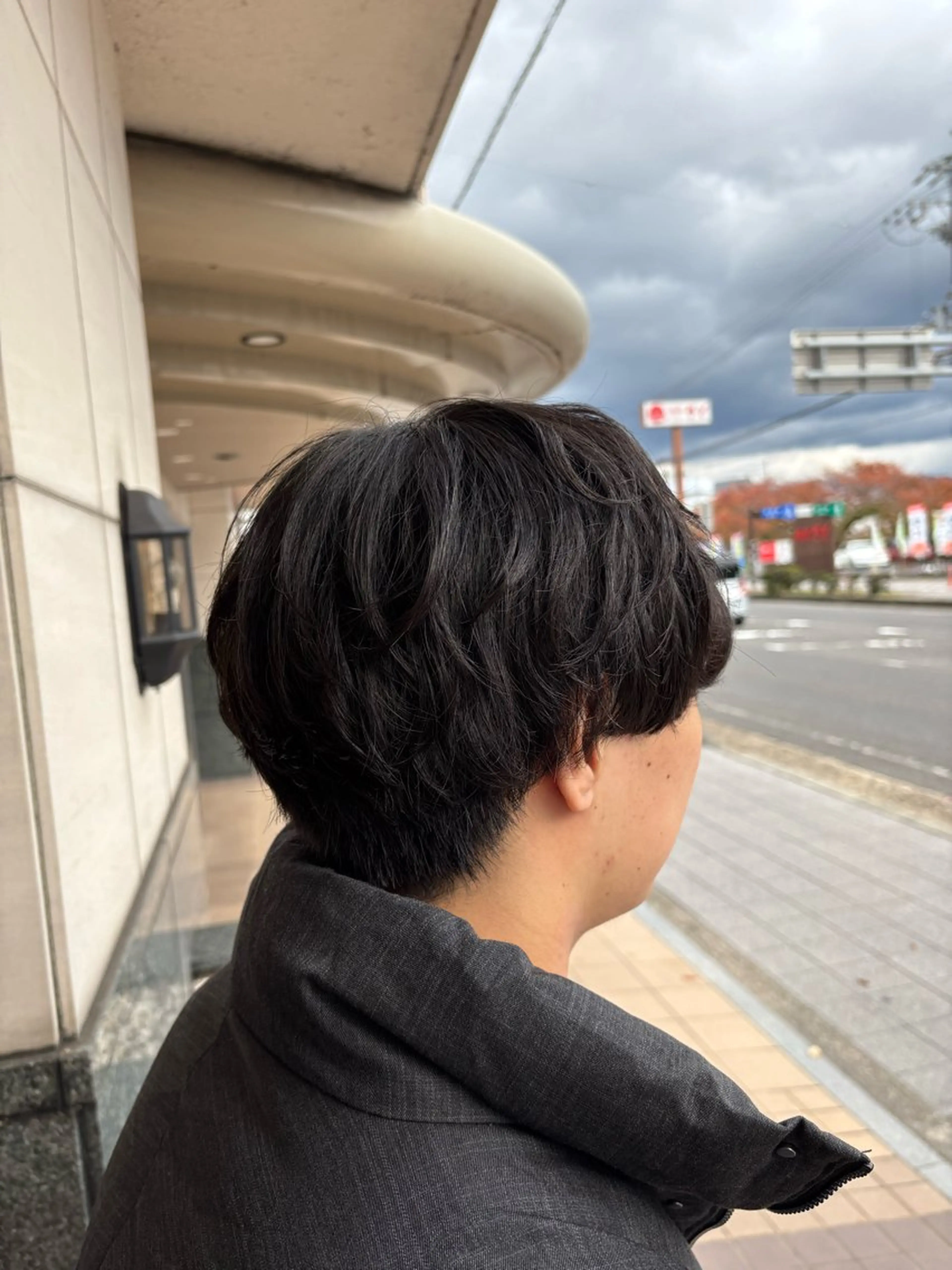 メンズ フェザーパーマ マッシュ メンズパーマ パーマ 西澤 綺羅のヘアスタイル