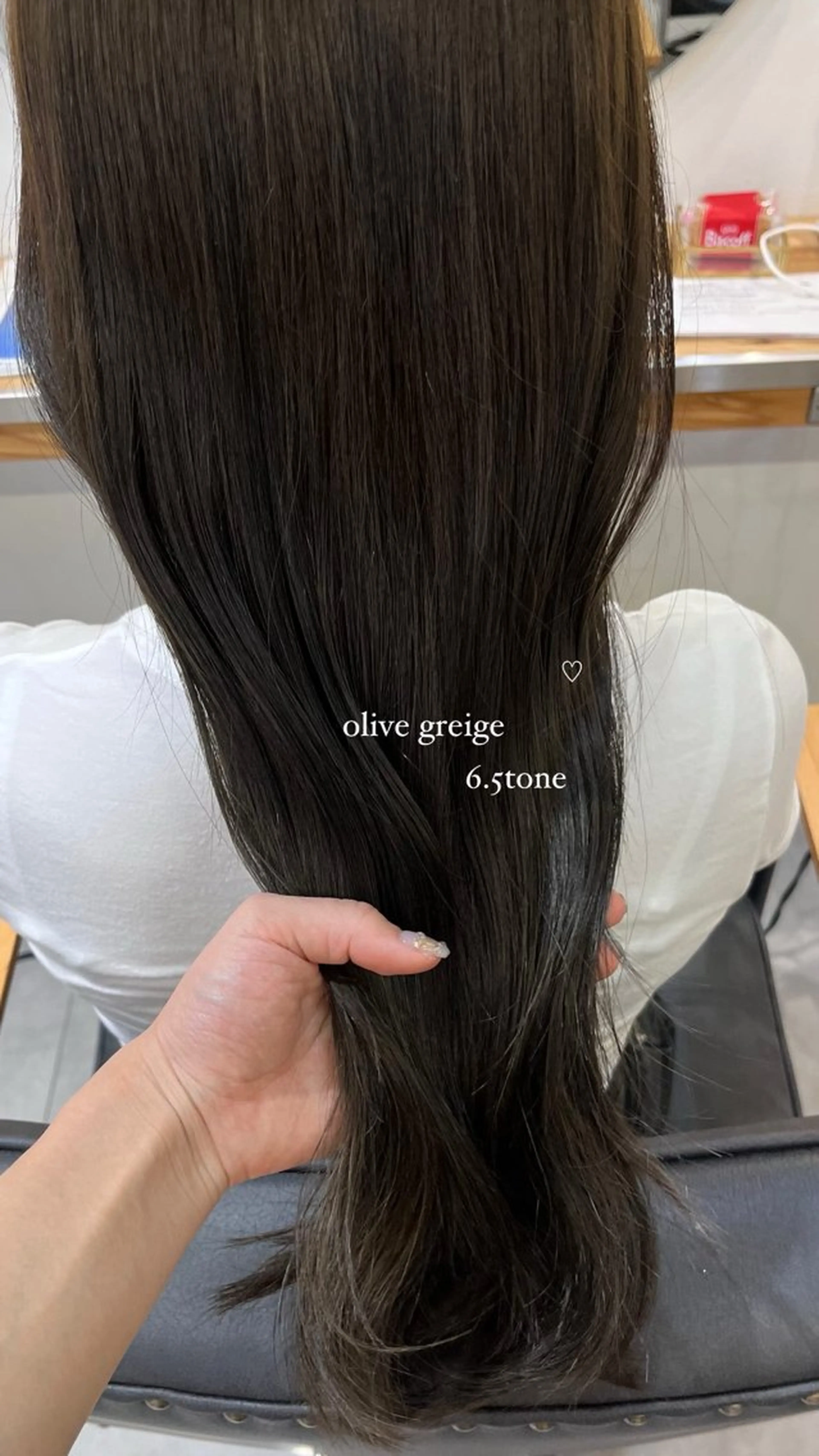ロング カット ヘアカラー トリートメント 安田りっか /オリーブカラーのヘアスタイル
