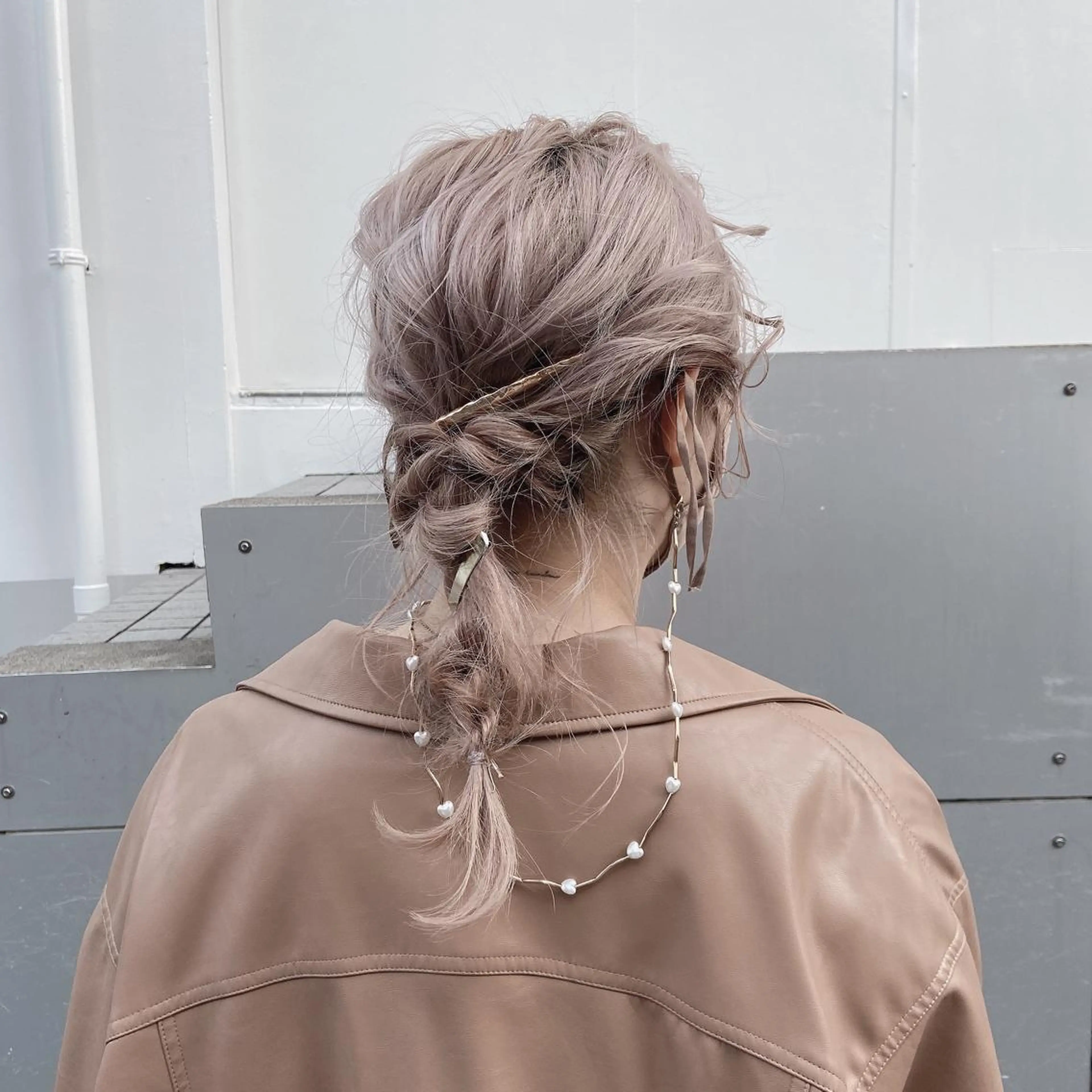 セミロング カラー ヘアアレンジ ヘアセット Mirai 🧸のヘアスタイル