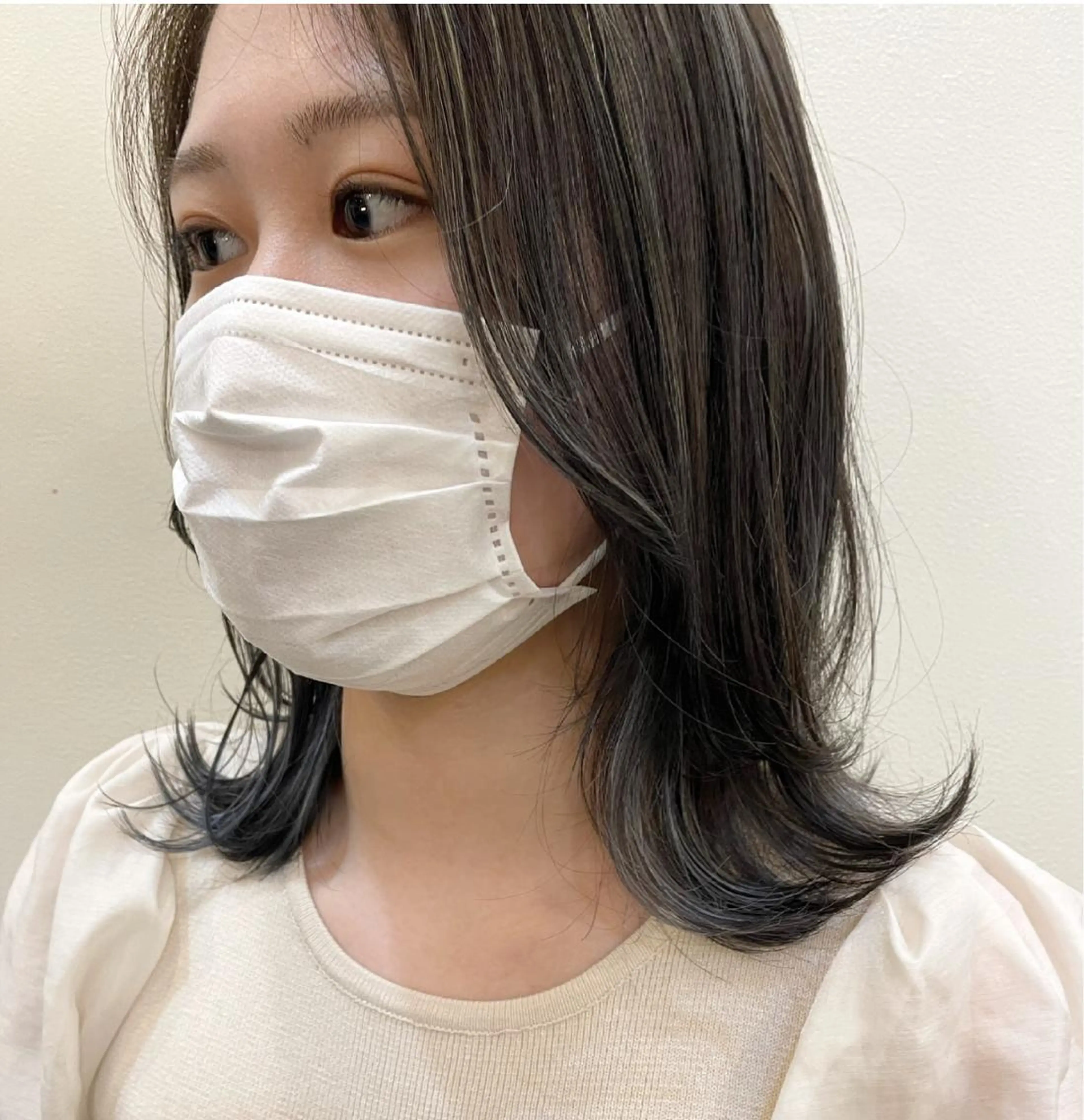 ミディアム カラー ヘアカラー トリートメント 坂田 友梨奈のヘアスタイル