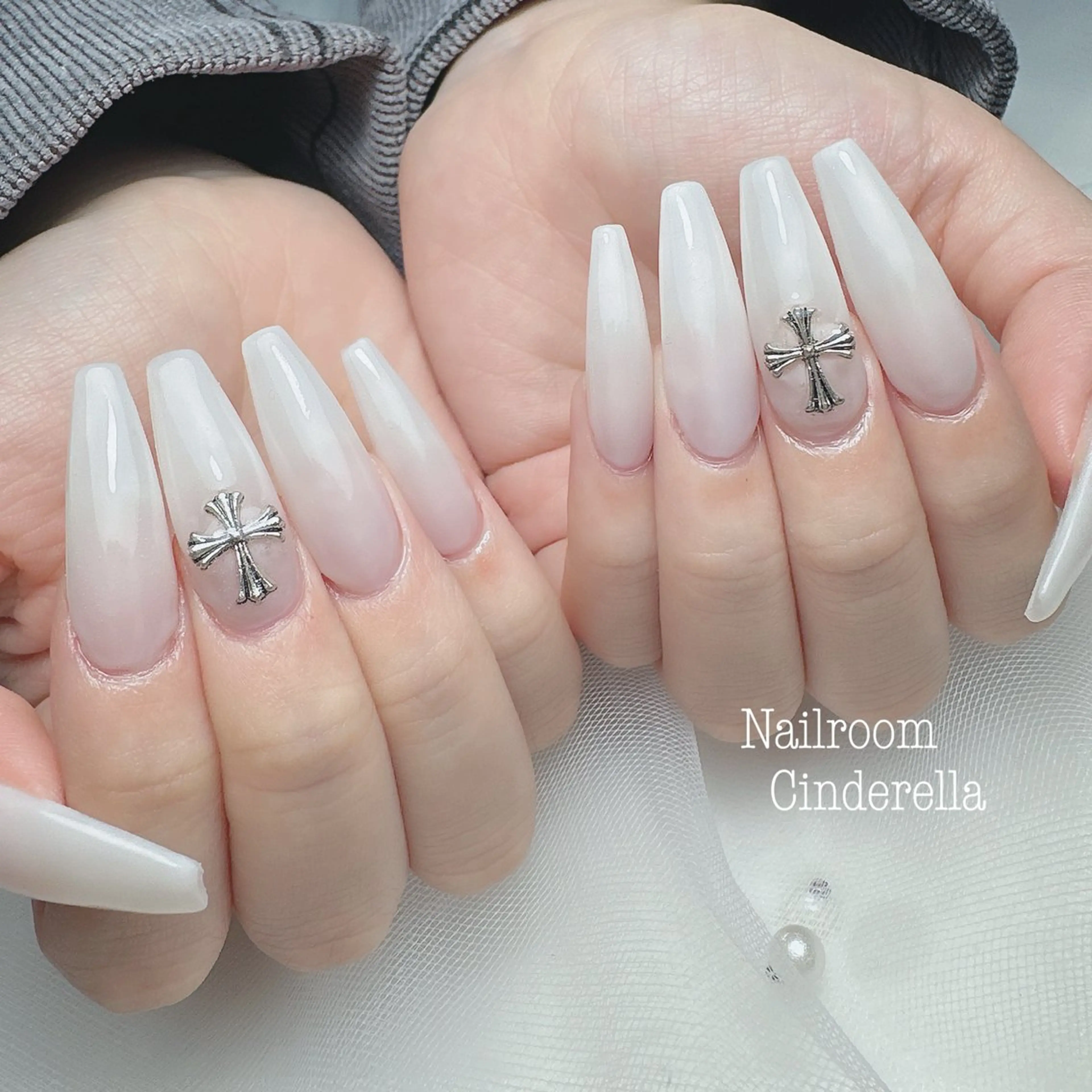 ネイル 長さ出し Nailroom. Cinderellaのネイルデザイン