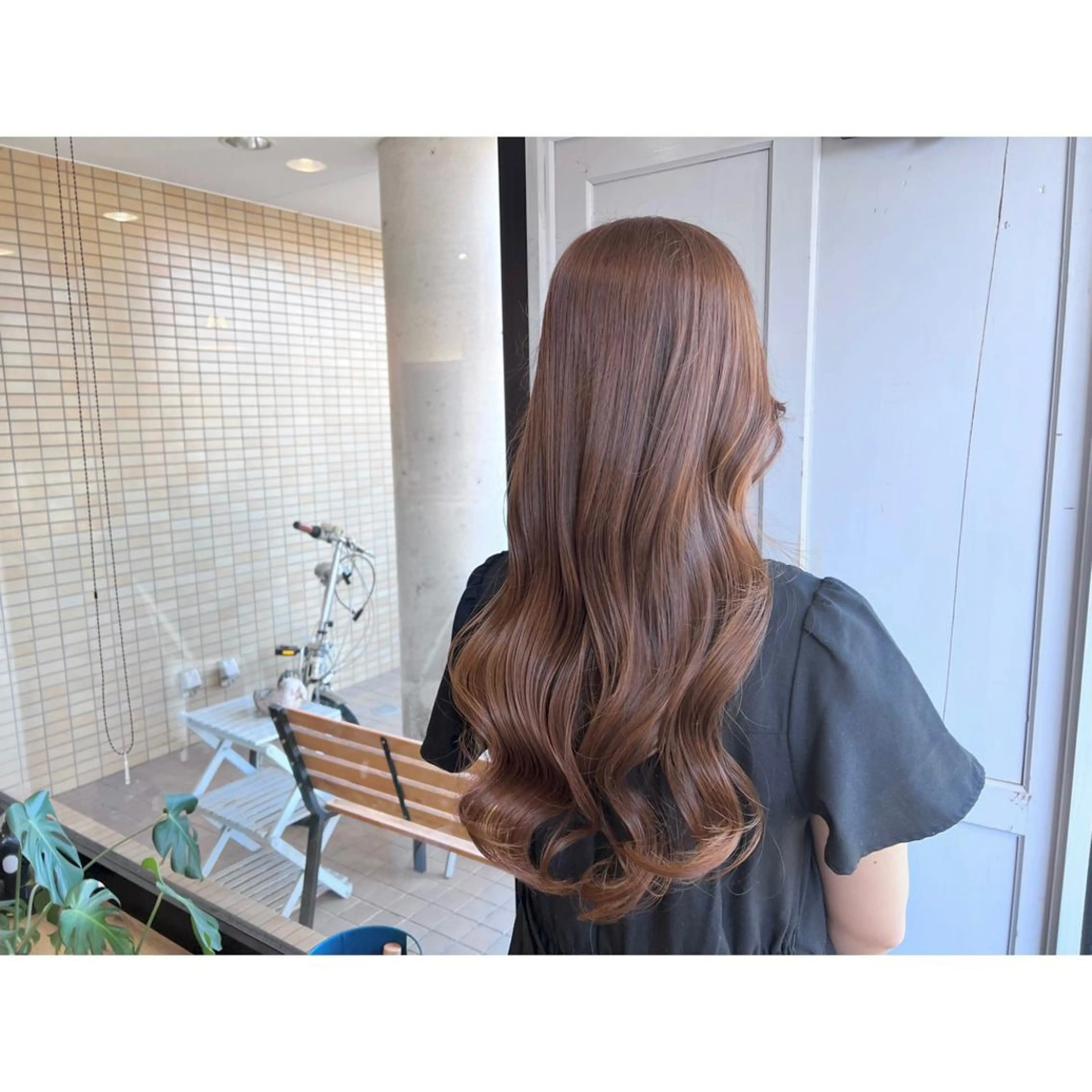 ロング カラー アッシュ ベージュカラー ヘアカラー トリートメント ツキダテ ユイのヘアスタイル