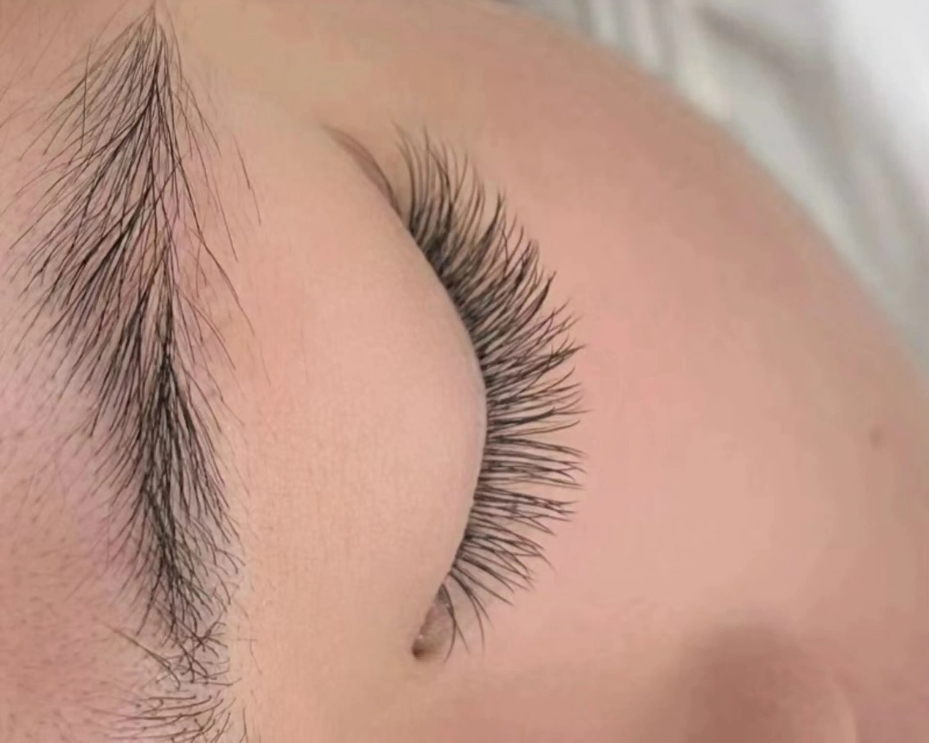 マツエク・マツパ 束感まつ毛 カラーマツエク フラットラッシュ パリジェンヌラッシュリフト まつげパーマ Yunabi池袋東口店所属・ユナビ ゆき🌸🌸のマツエク・マツパデザイン