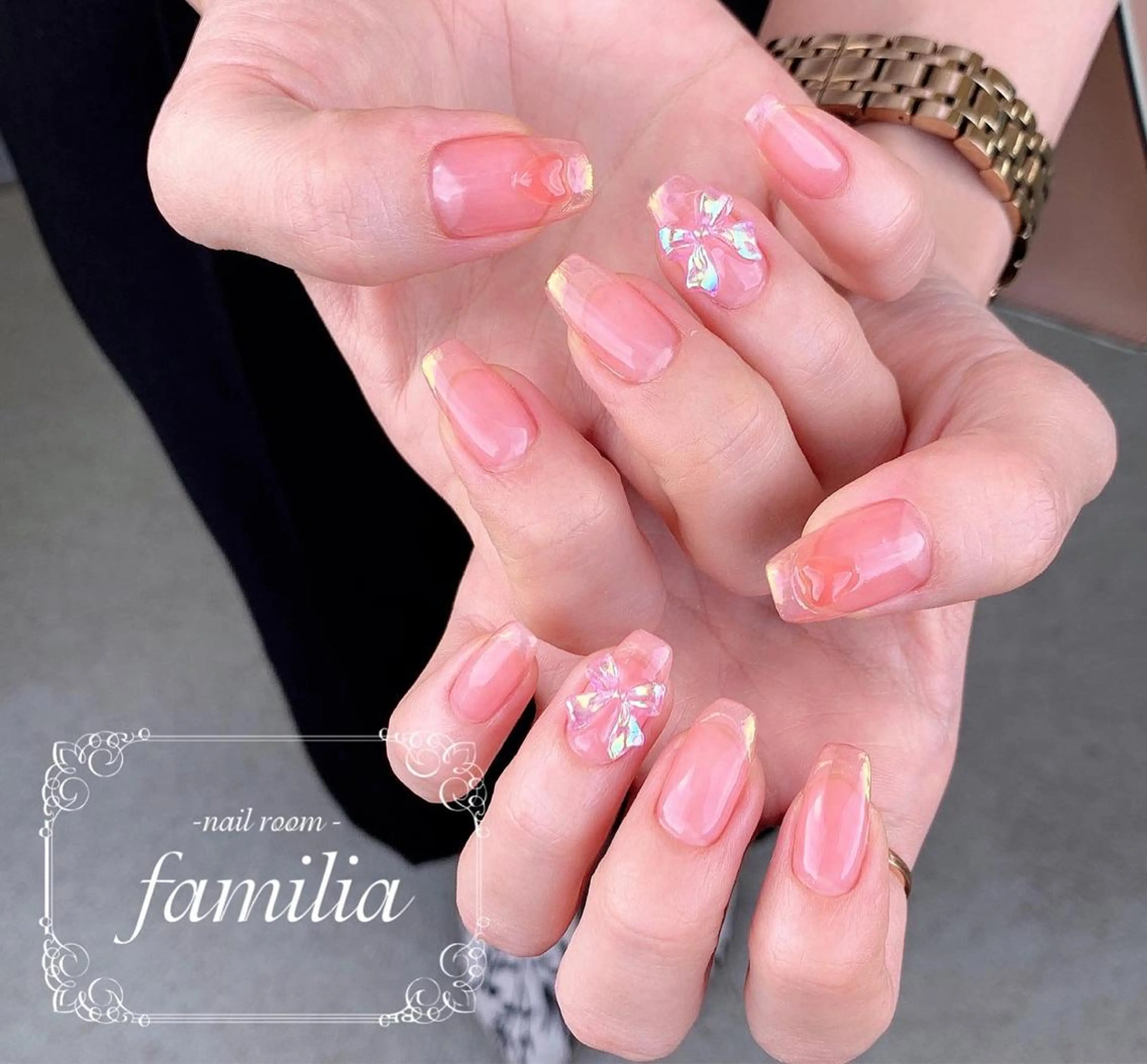 ネイル オーロラネイル 持ち込み ぷっくりネイル ハンドネイル -nailroom- familiaのネイルデザイン