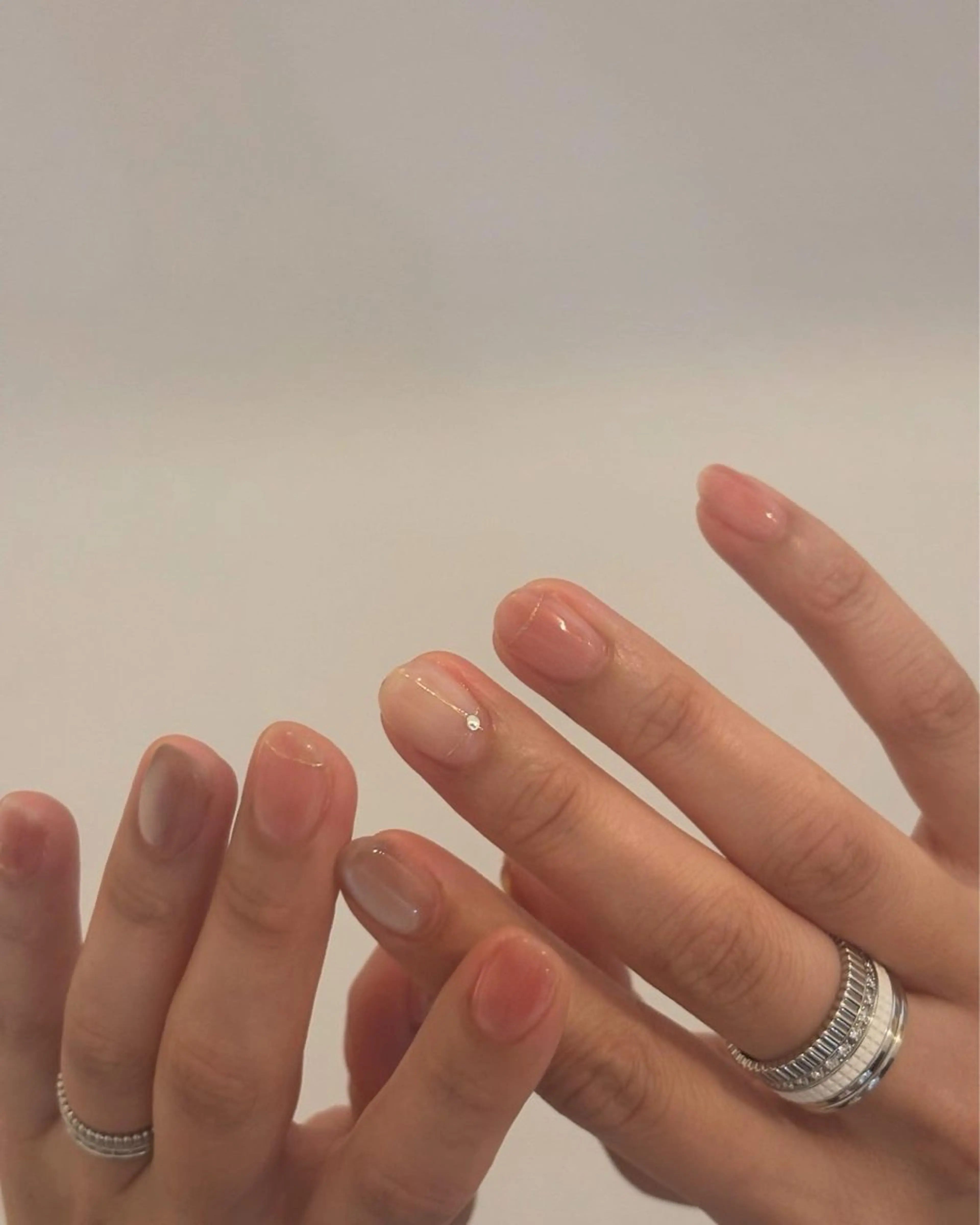 ネイル ゴールド ピンク ハンドネイル Elio所属・Elio 国泰寺のネイルデザイン