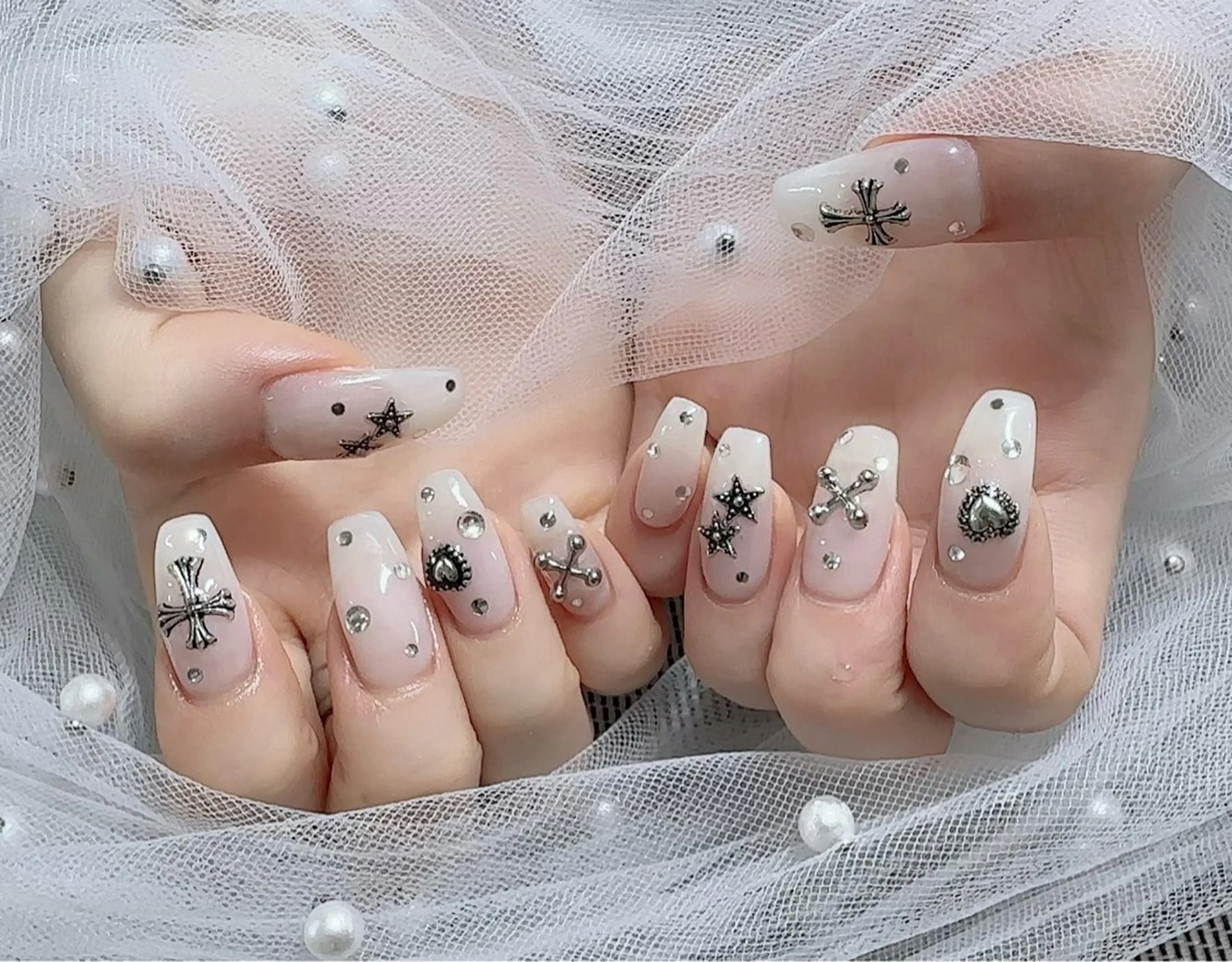 ネイル R nailsalon所属・R salonのネイルデザイン