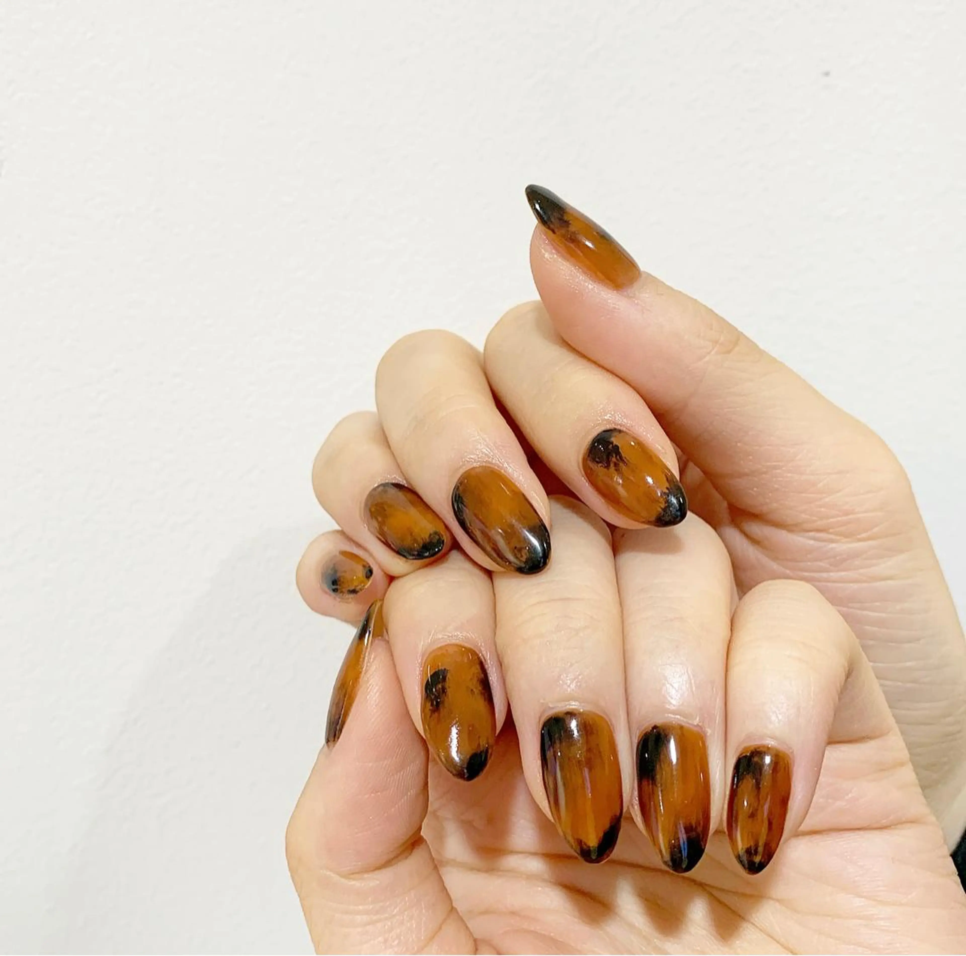 ネイル アニマル柄 べっ甲ネイル ハンドネイル 佐藤 穂乃香のネイルデザイン