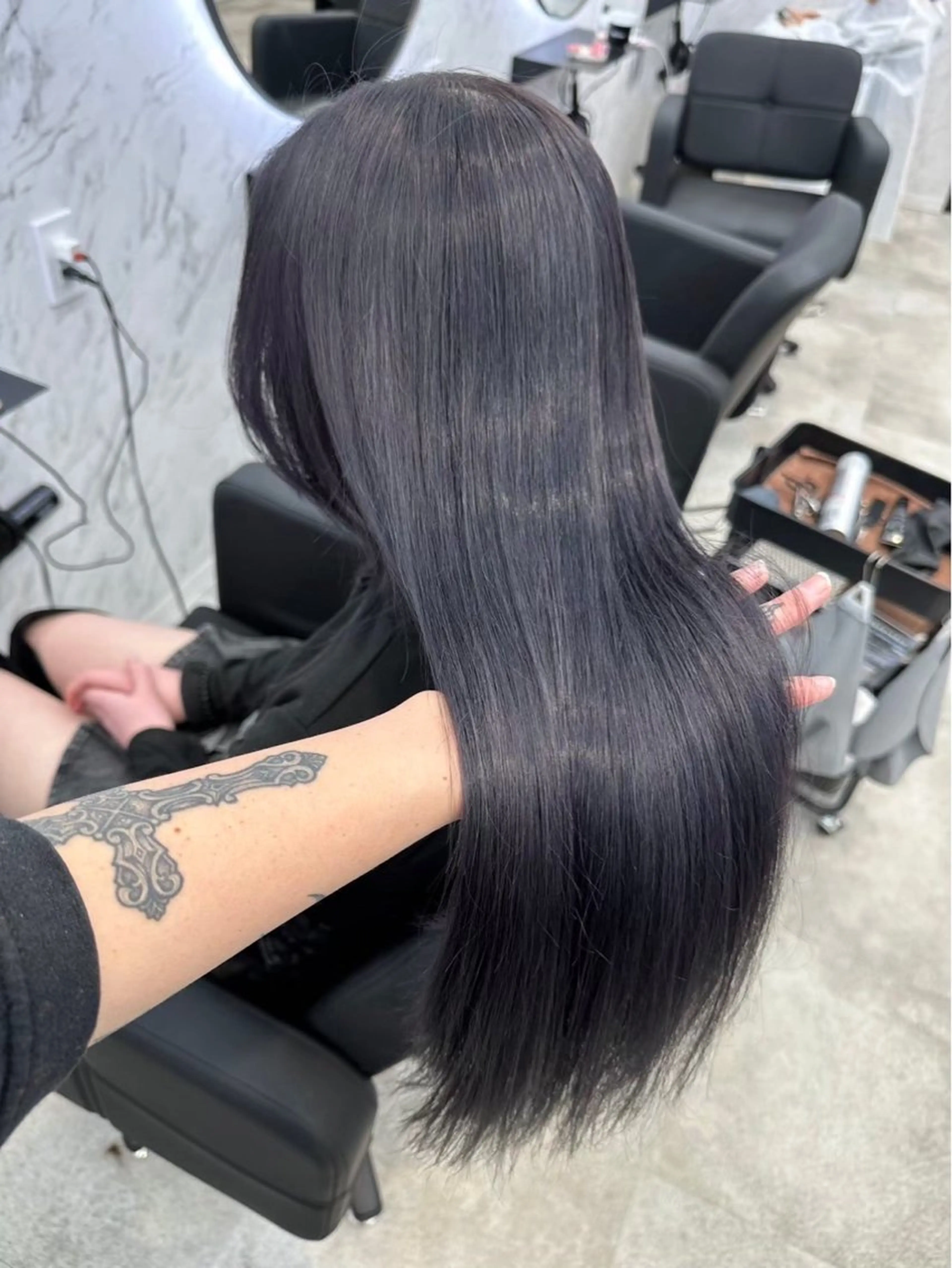 ロング カラー 黒髪 ブルーカラー ブルーブラック ヘアカラー hair salon dot. mooda 韓国風サロン 町田店所属・韓国風ヘア🎀🩶 /♡𝓝𝓸𝓪♡のヘアスタイル