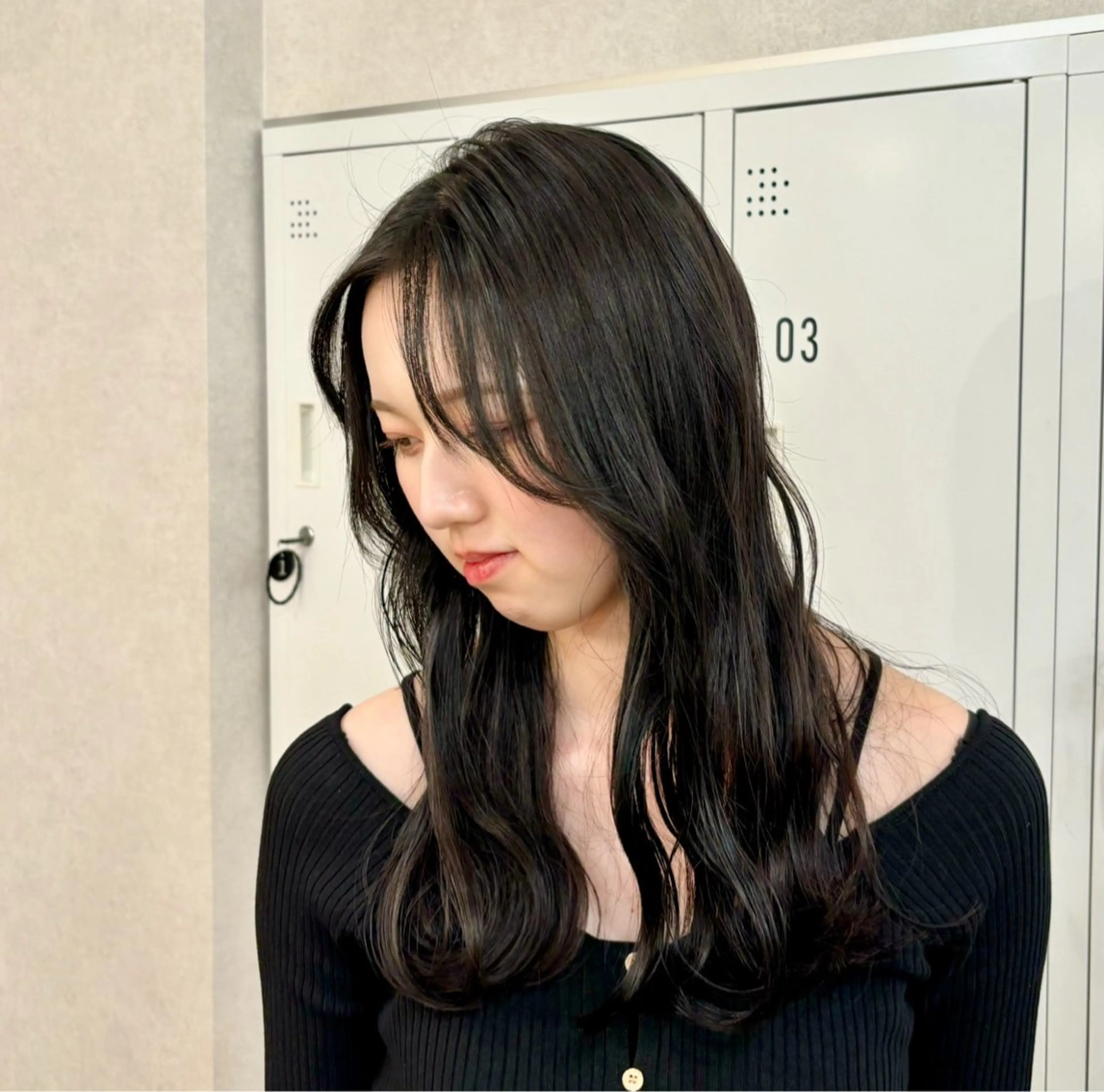 ロング カラー 黒髪 透明感カラー 学生 ネヅ カオルのヘアスタイル
