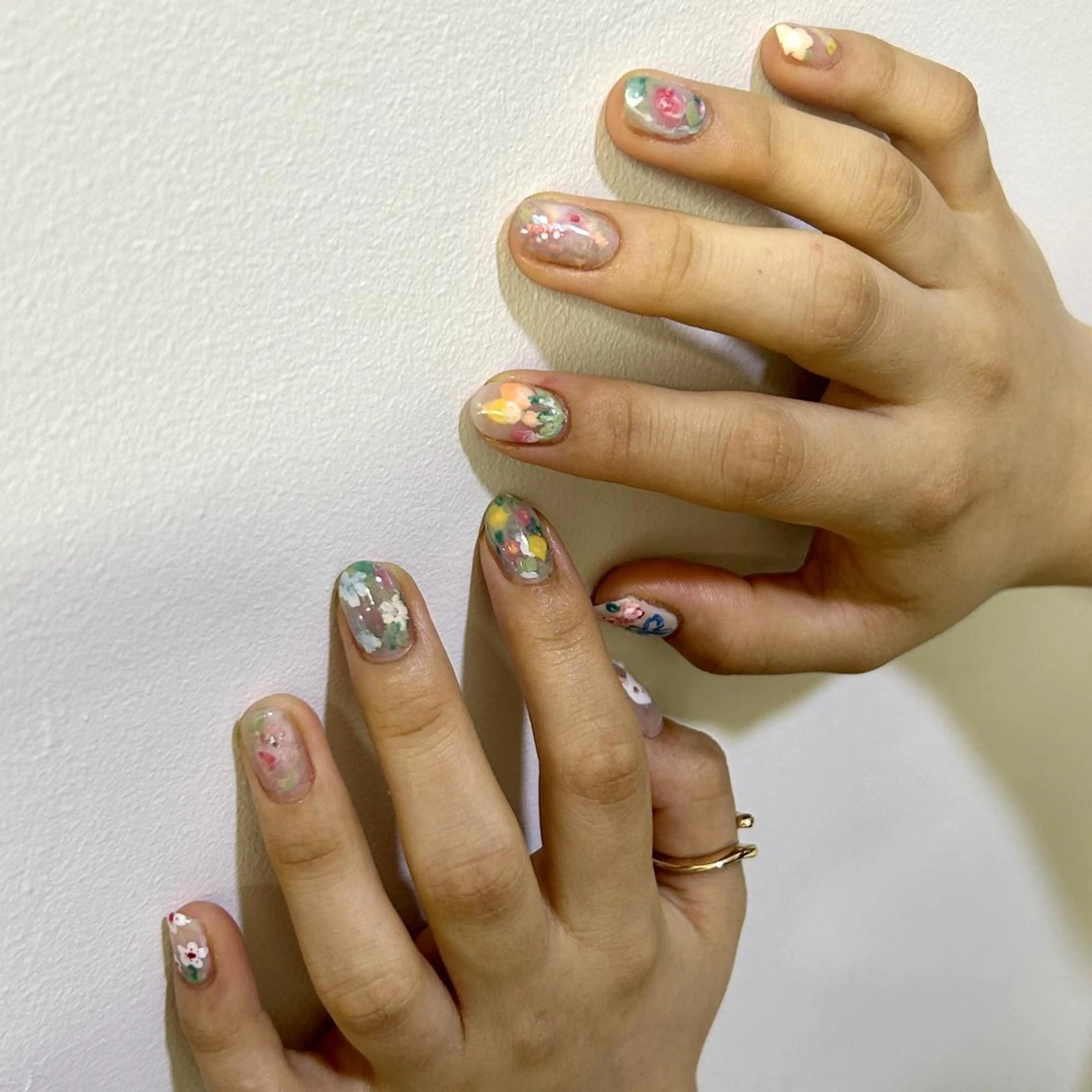 ネイル フラワーネイル ジェルネイル 韓国ネイル ニュアンスネイル ワンホンネイル nailstudio eviz新宿店のネイルデザイン