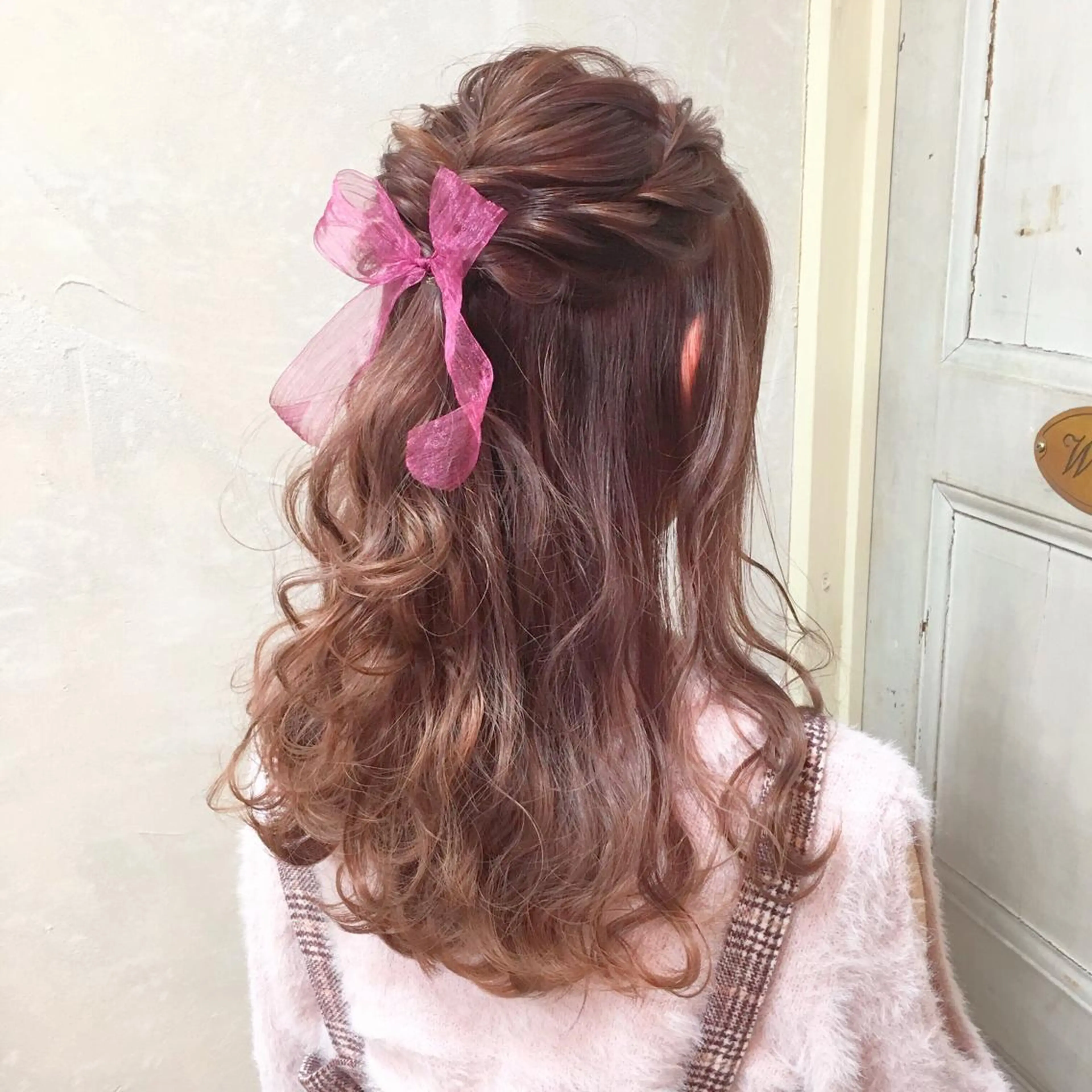 セミロング カラー ヘアアレンジ ハーフアップ ブラウンカラー ココアブラウン ピンクカラー ピンクパープル autre所属・大久保 ひでなりのヘアスタイル