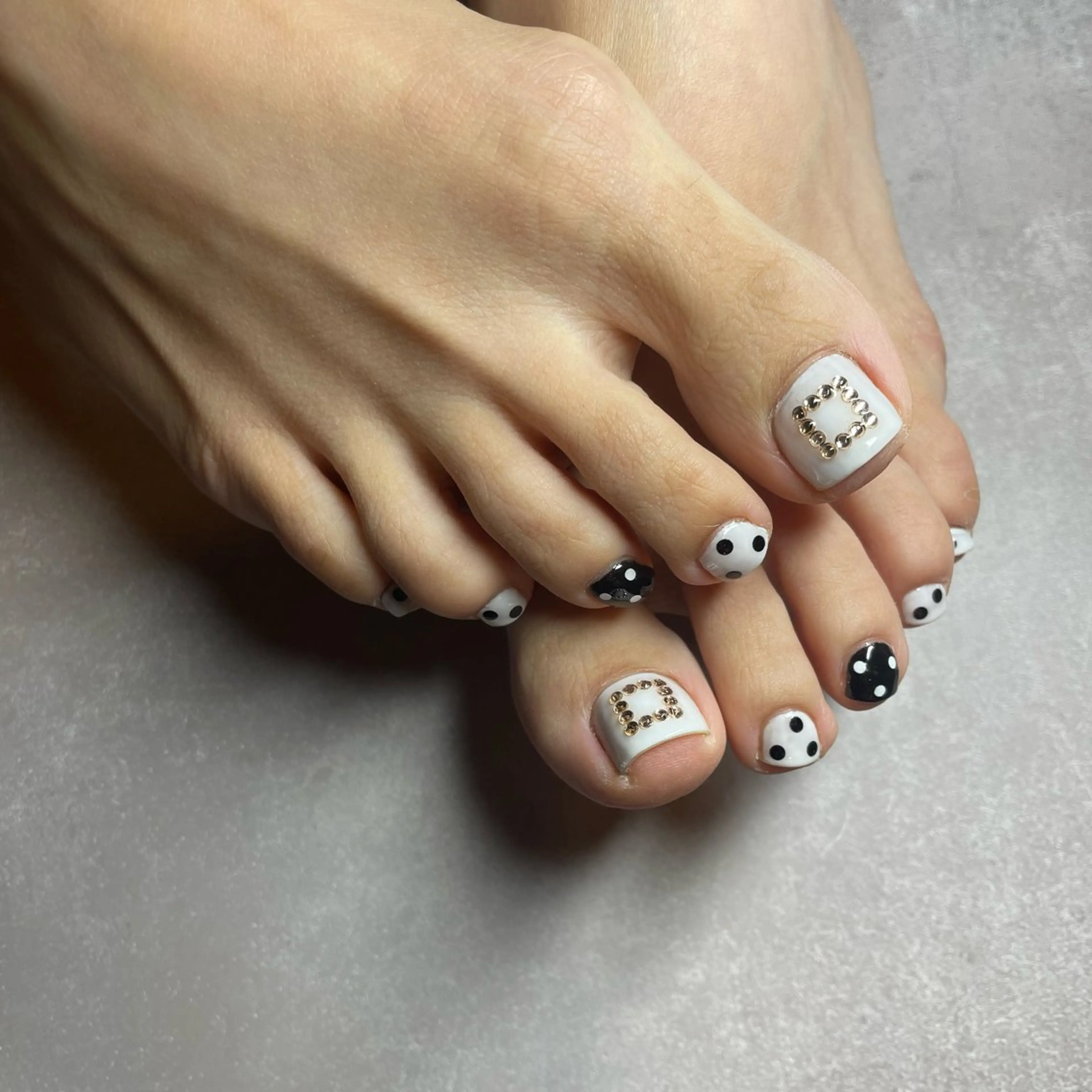ネイル フットネイル SAVOYNail 🪞yuinaのネイルデザイン