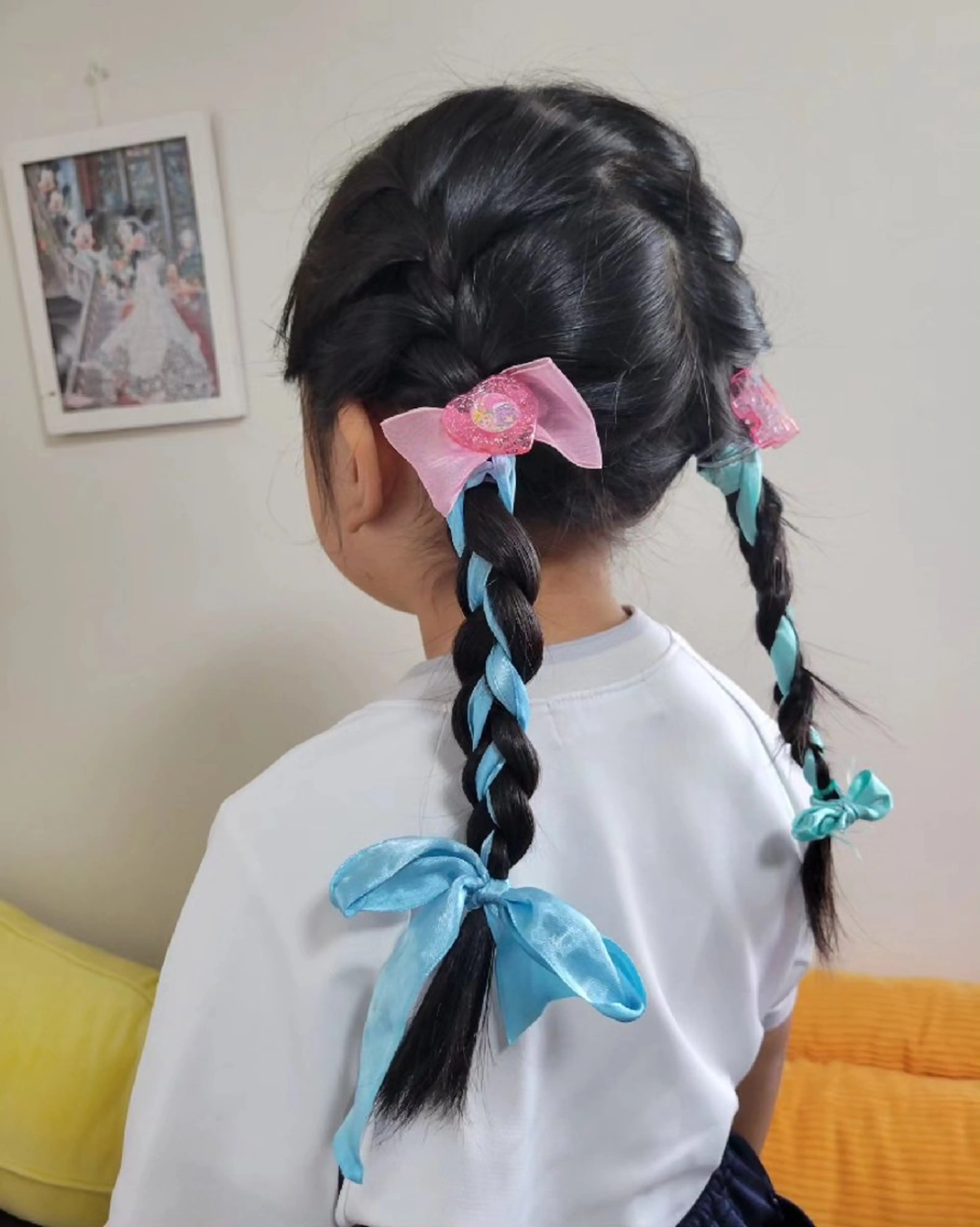 キッズ ヘアアレンジ ロング Agu hair flower所属・E RIのヘアスタイル