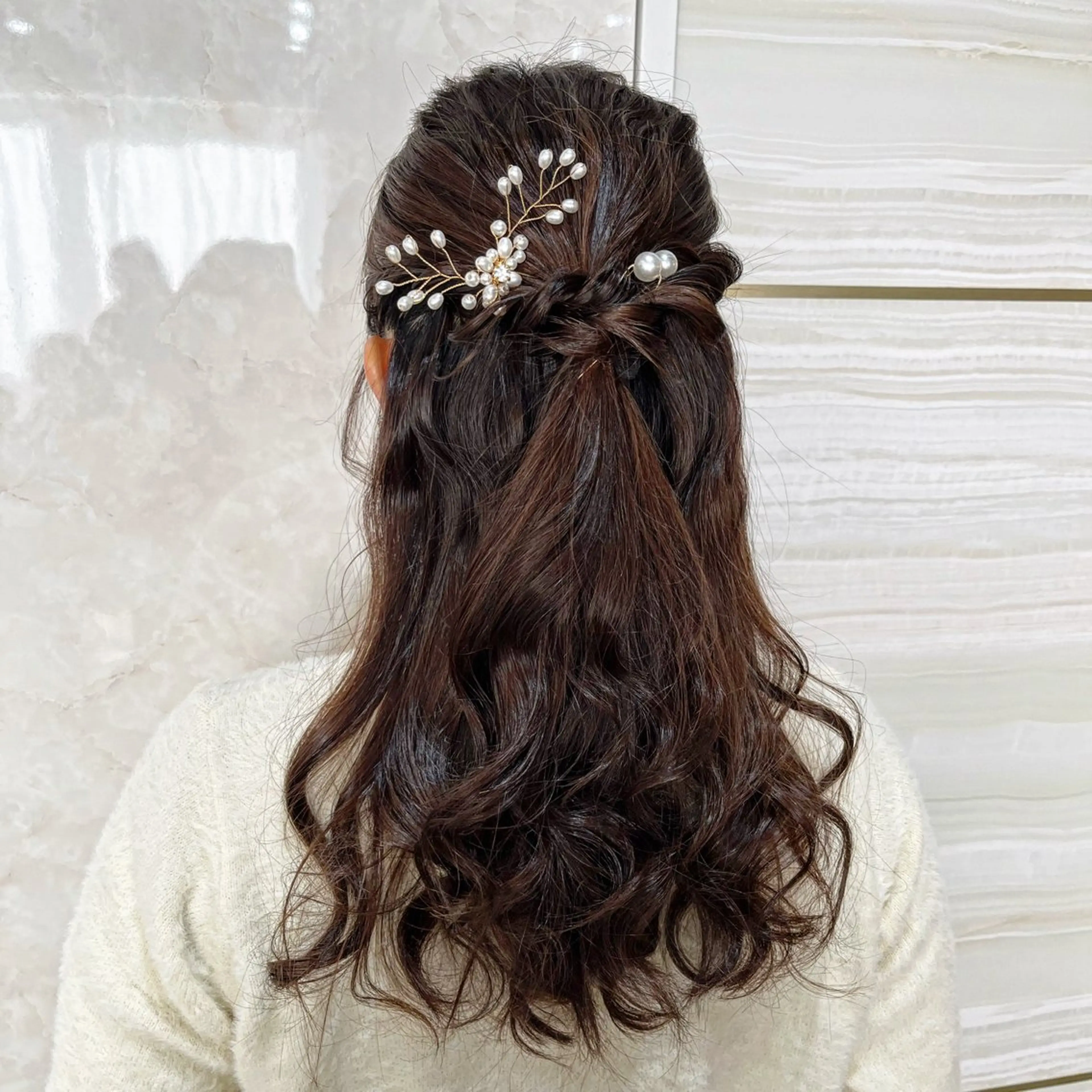ロング カラー ヘアアレンジ ハーフアップ 結婚式・ブライダル ロング ヘアセット 💙Ami💙 elubylovisのヘアスタイル