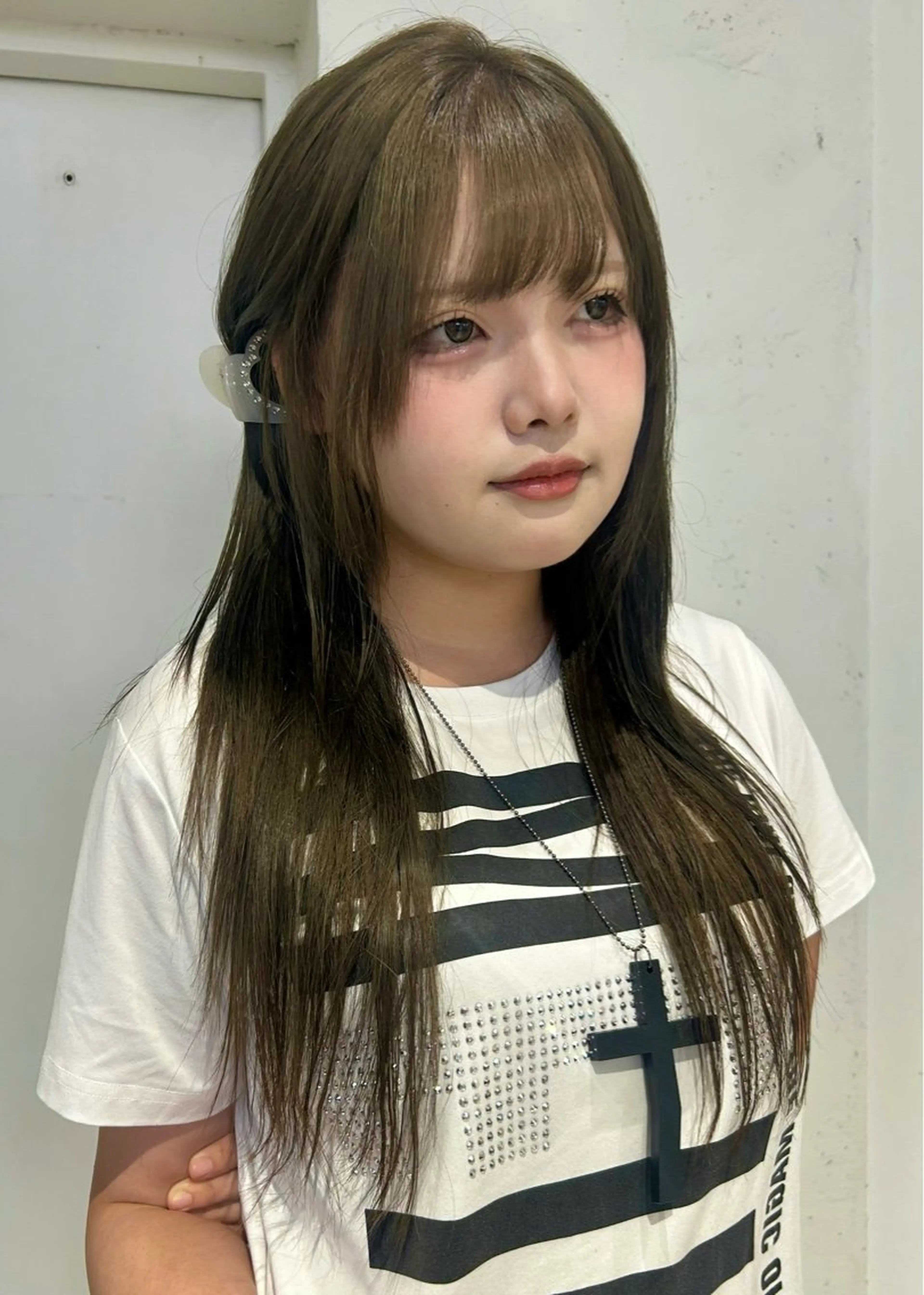 ミディアム カラー ヘアカラー 🌟暖色系ハイトーン 🌟AIのヘアスタイル