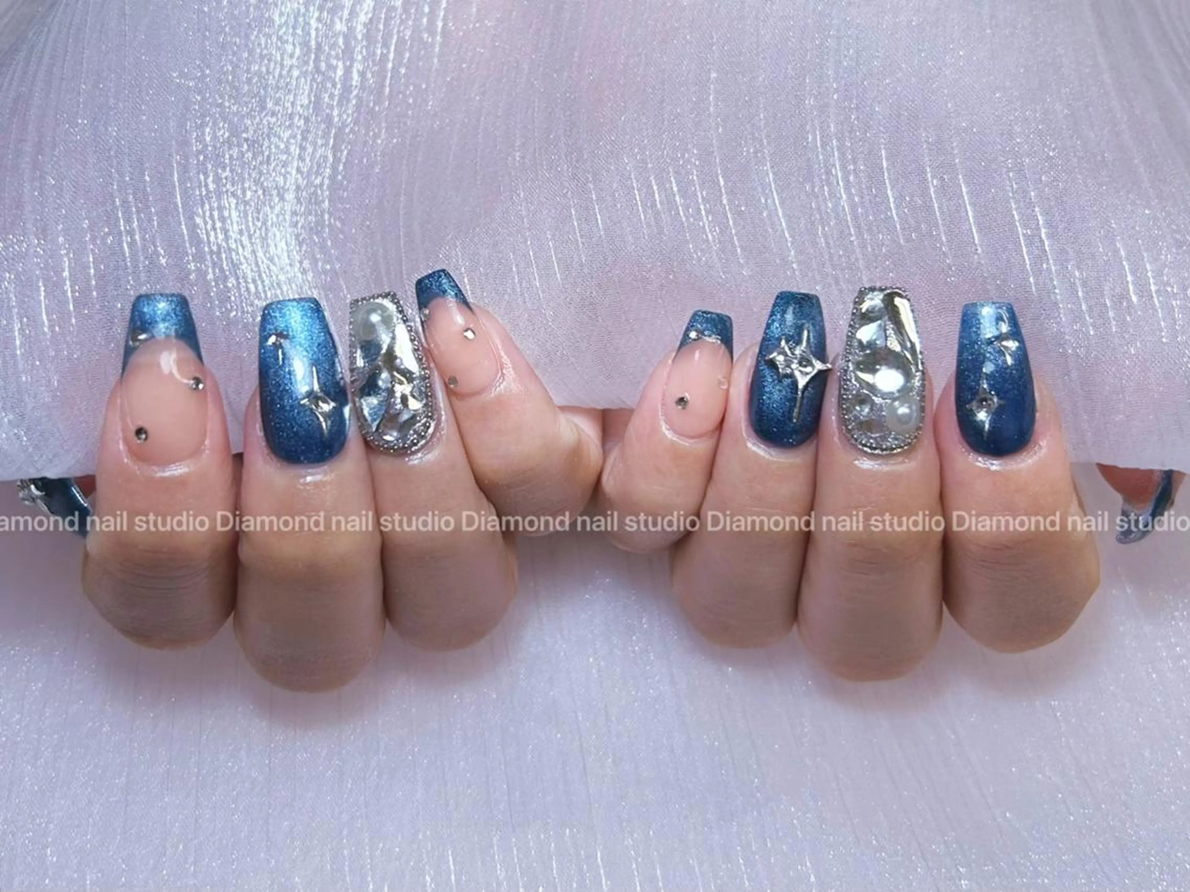 ネイル アートネイル オーロラネイル ガーリー キラキラネイル マグネットネイル ハンドネイル ハンドケア Diamond ✨のネイルデザイン