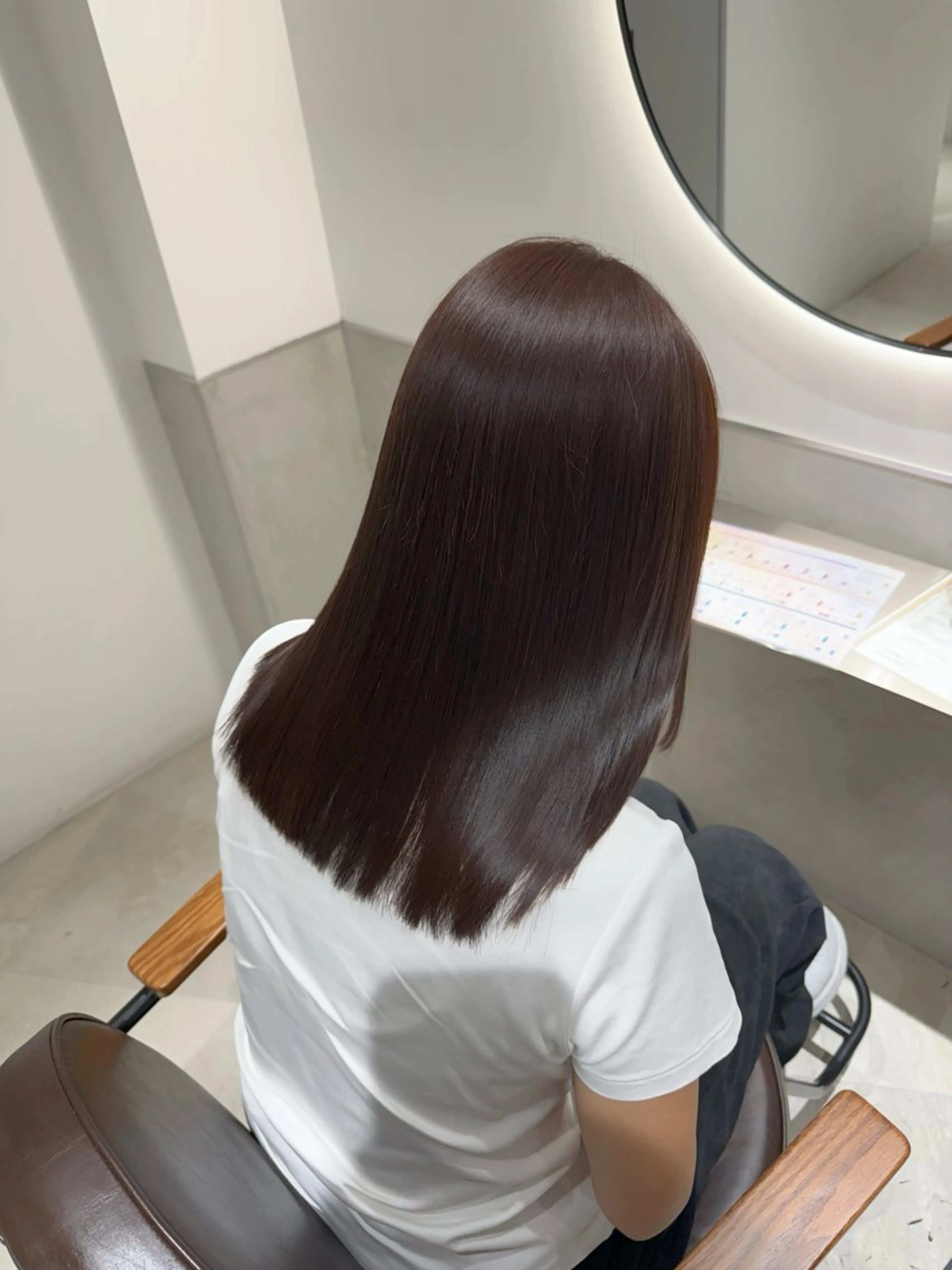 セミロング チョコレートブラウン 髪質改善 トリートメント カット ヘアカラー トリートメント 艶髪カラー🫧 髪質改善🪽萩原のヘアスタイル