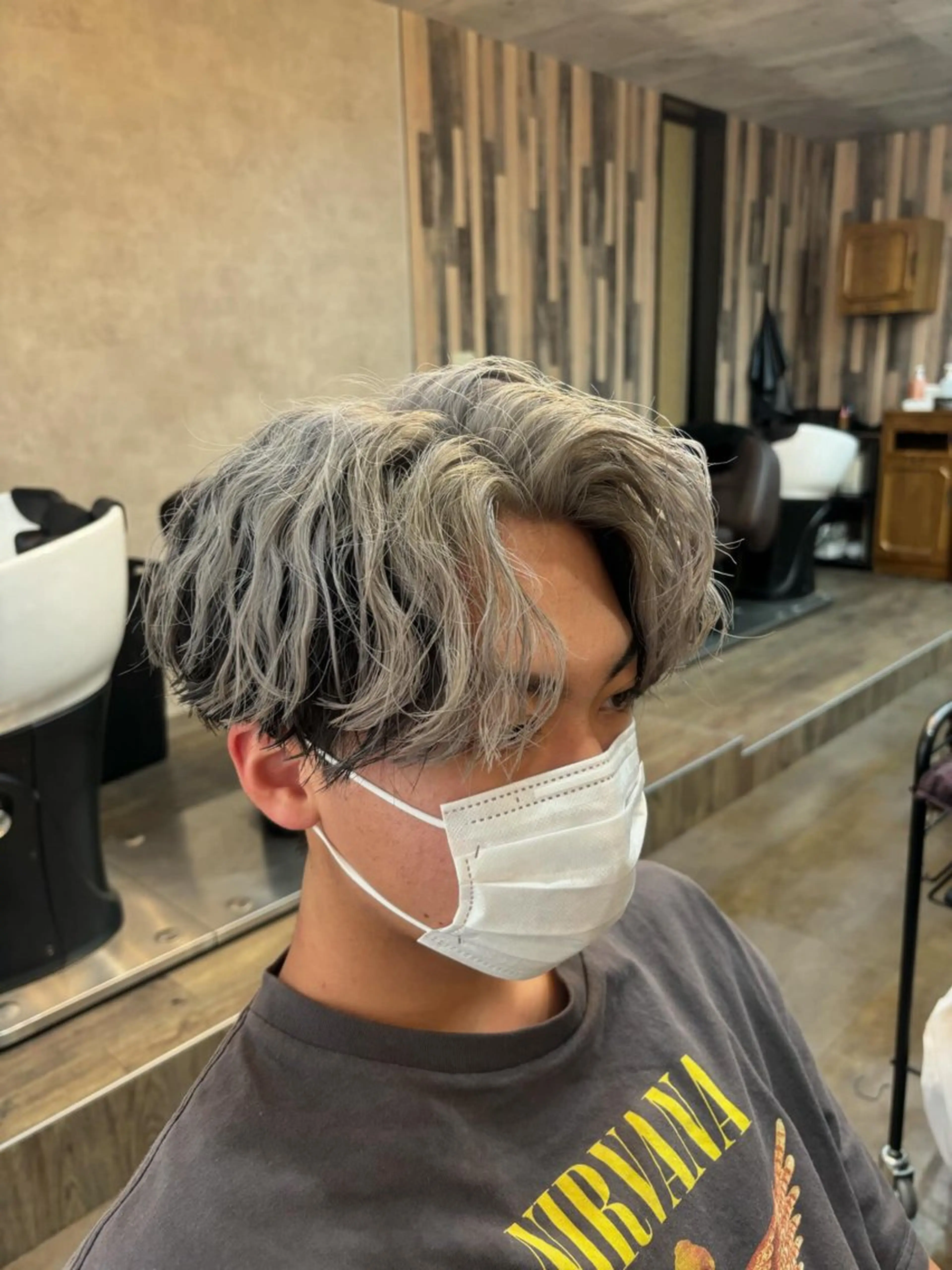 ミディアム カラー メンズ カット ヘアカラー メンズ特化🧞‍♂️ ASHU🧞‍♂️のヘアスタイル