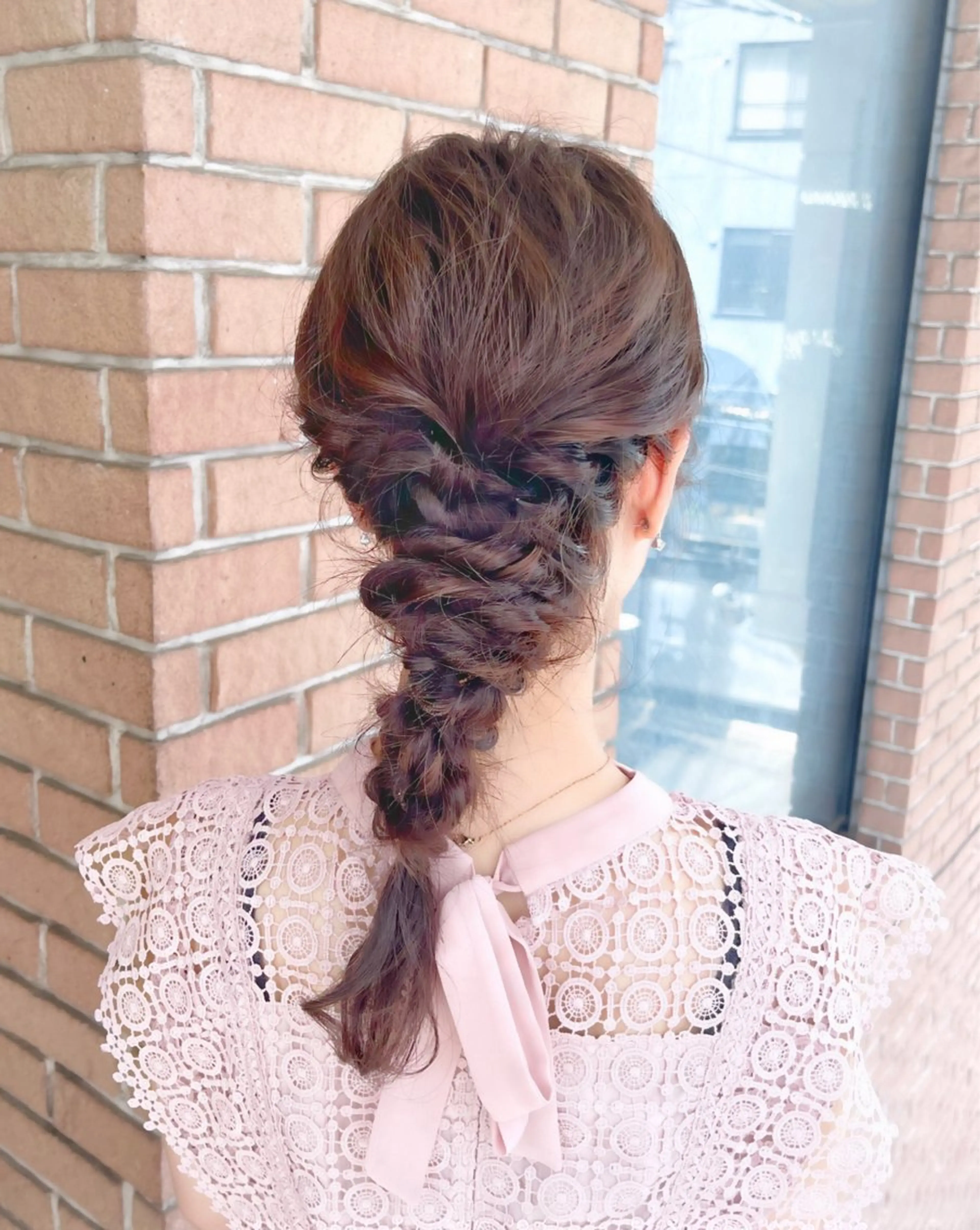 セミロング カラー ヘアアレンジ 結婚式・ブライダル ヘアセット ピンクカラー🩷 ヘアセットＮＯ.1のヘアスタイル
