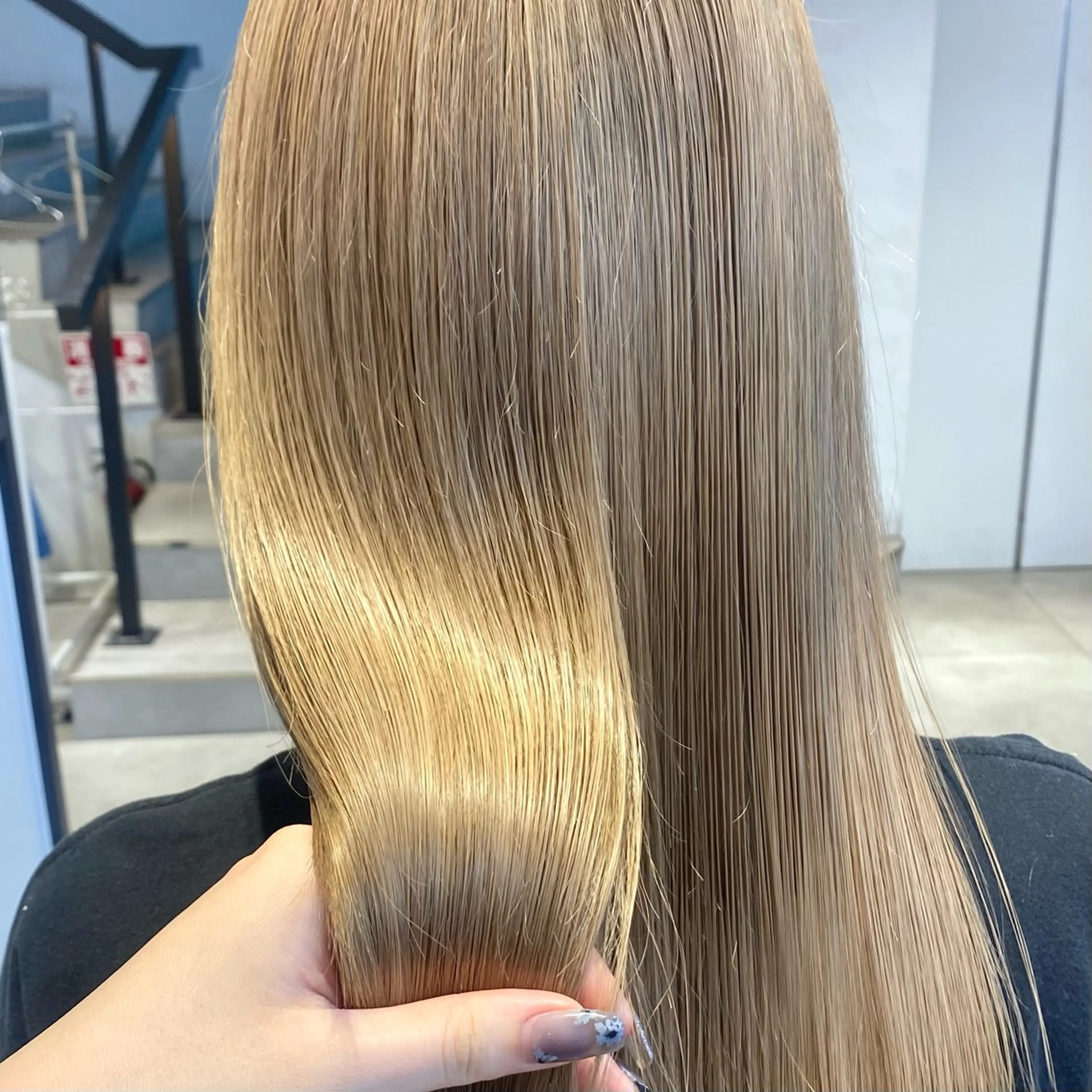 ロング 酸性ストレート・ メンズ 三原 楊子のヘアスタイル