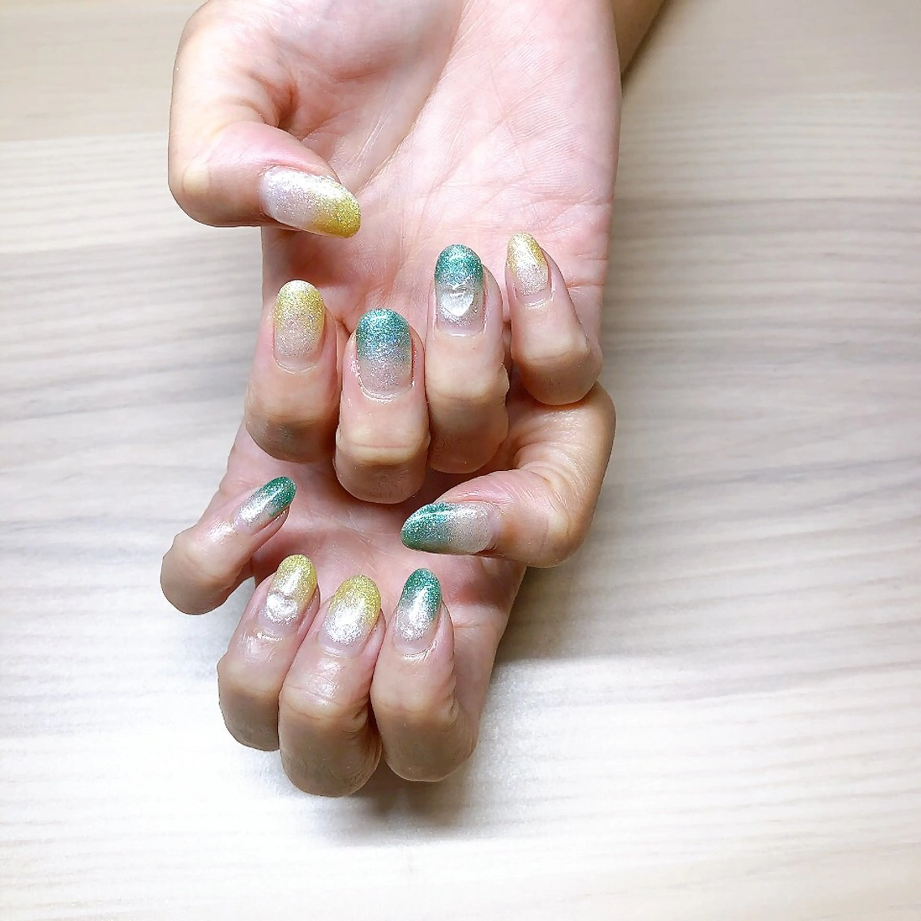 ネイル グラデーション デ・アイム「nail salon MIMIPARUN」所属・ナリス化粧品 MIMIPARUNのネイルデザイン