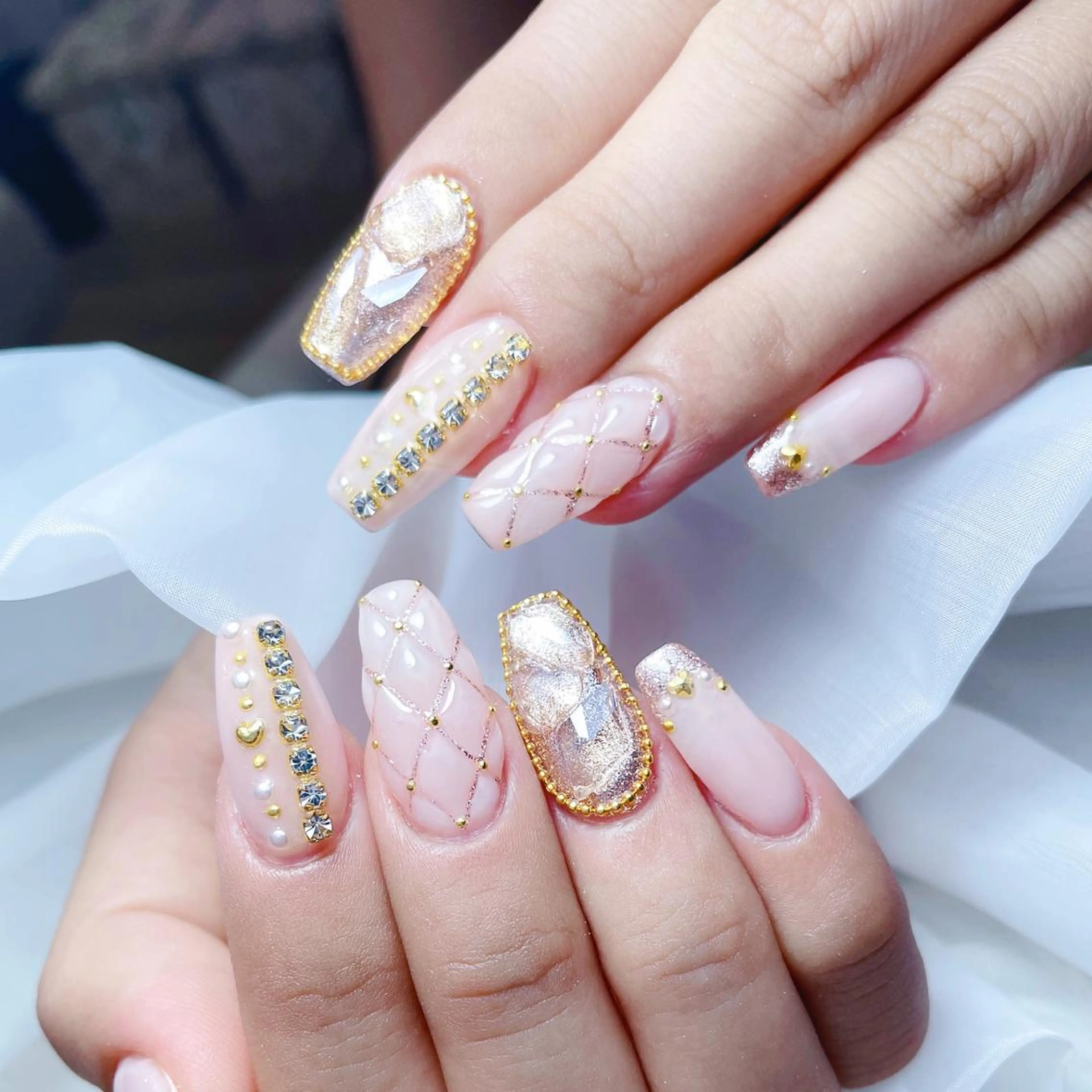 ネイル クリアネイル フラワーネイル グラデーション キラキラネイル マグネットネイル ハンドネイル NailPrincess所属・princess スカルプ専門店のネイルデザイン