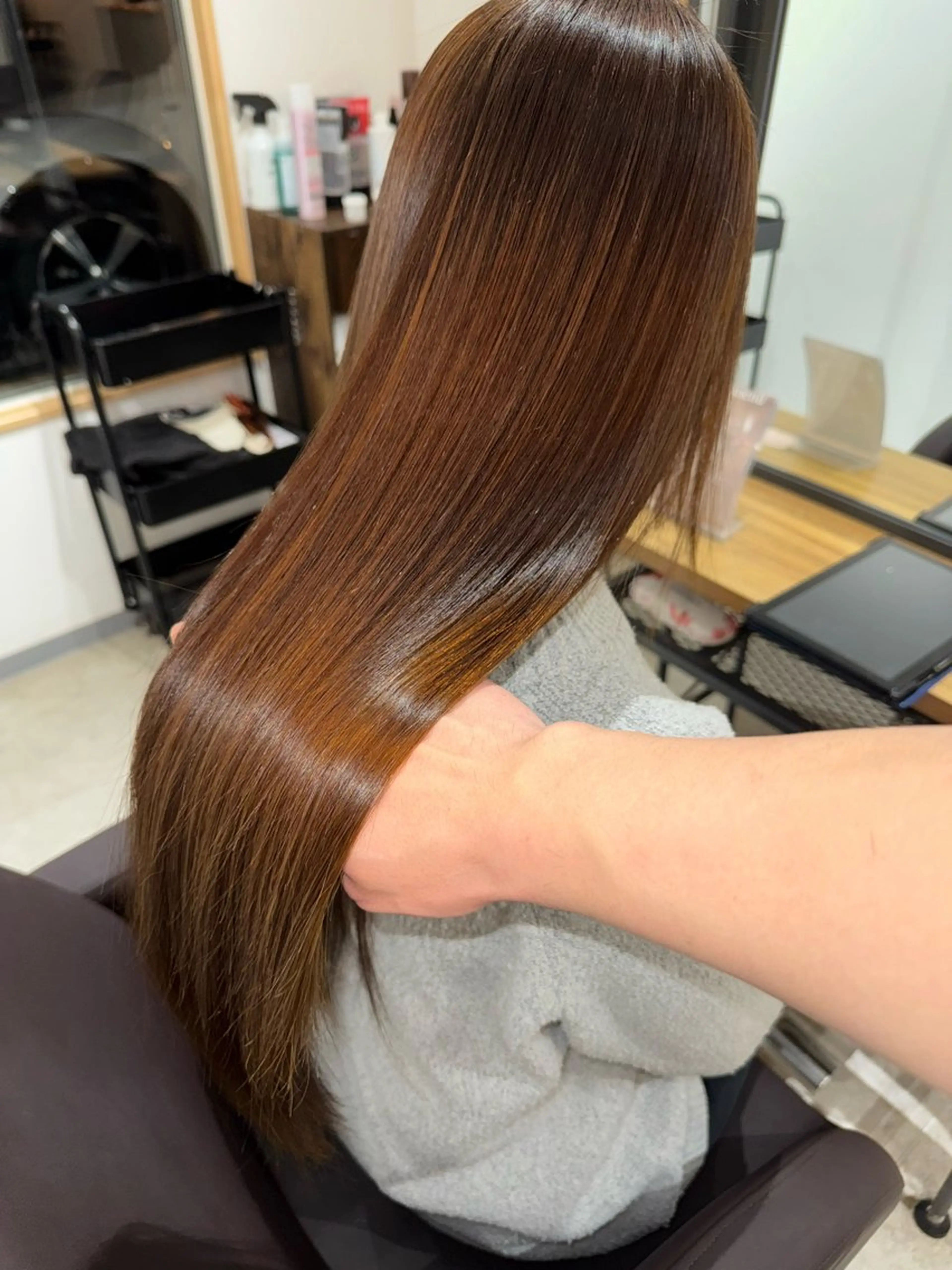 ロング ✨艶ブリーチカラー✨ ✨艶髪ストレート✨のヘアスタイル