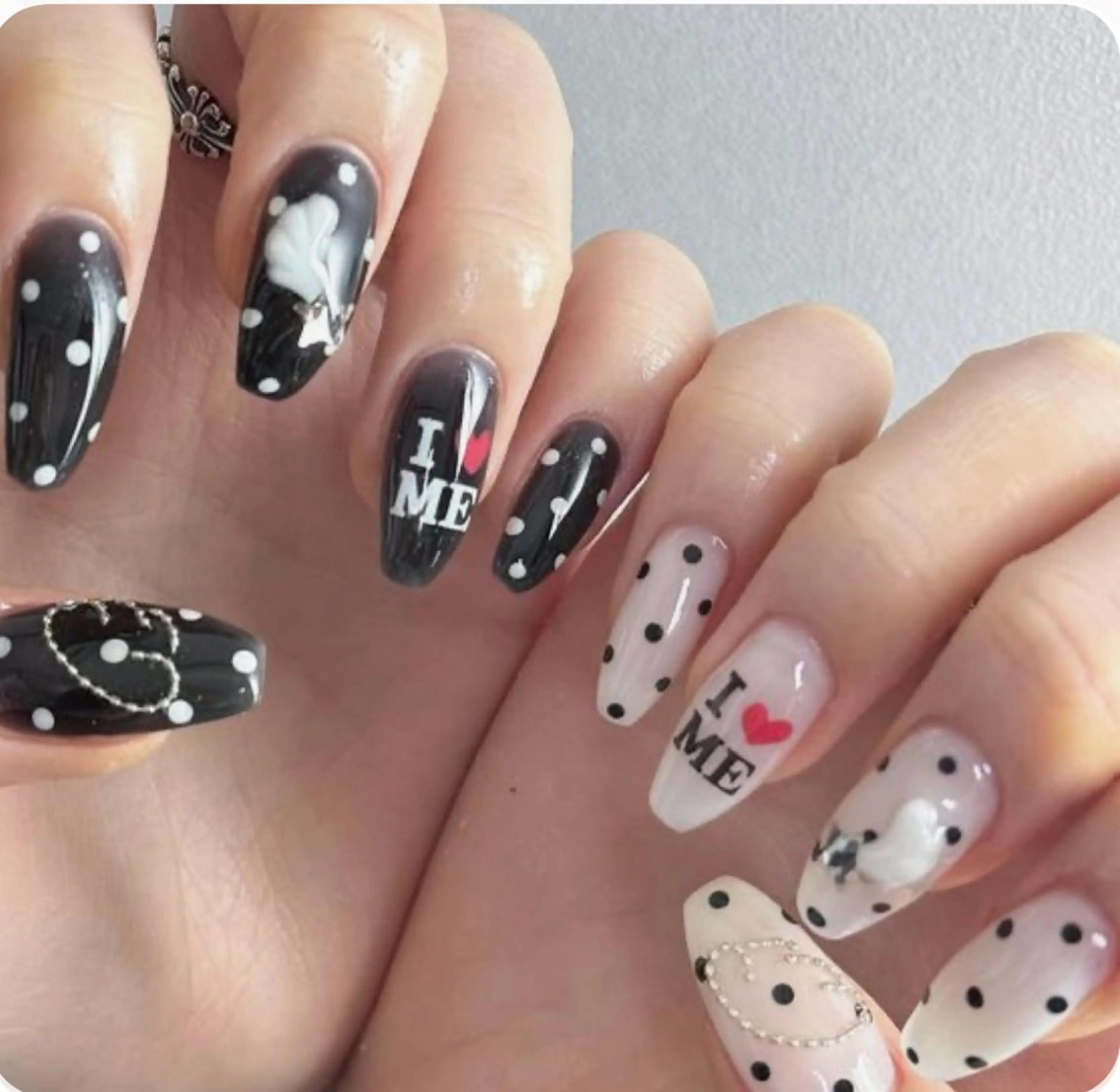 ネイル フレンチネイル グラデーション 韓国ネイル マグネットネイル シンプルネイル ハンドネイル CoMo Nail Studio所属・CoMo Nailのネイルデザイン
