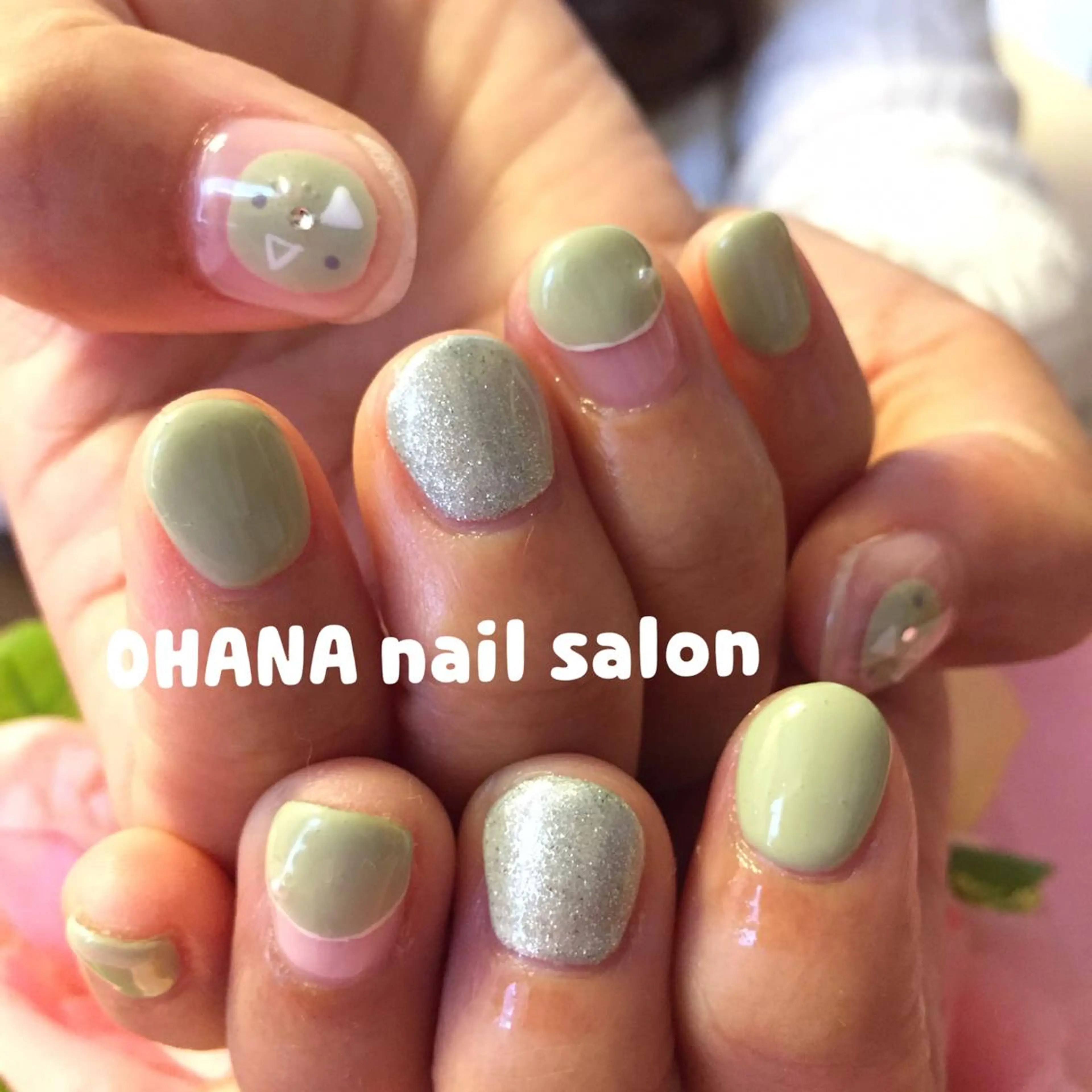 ネイル ジェルネイル グリーン シンプルネイル 春ネイル 那覇🏝️台湾人 ネイリストSHIUのネイルデザイン