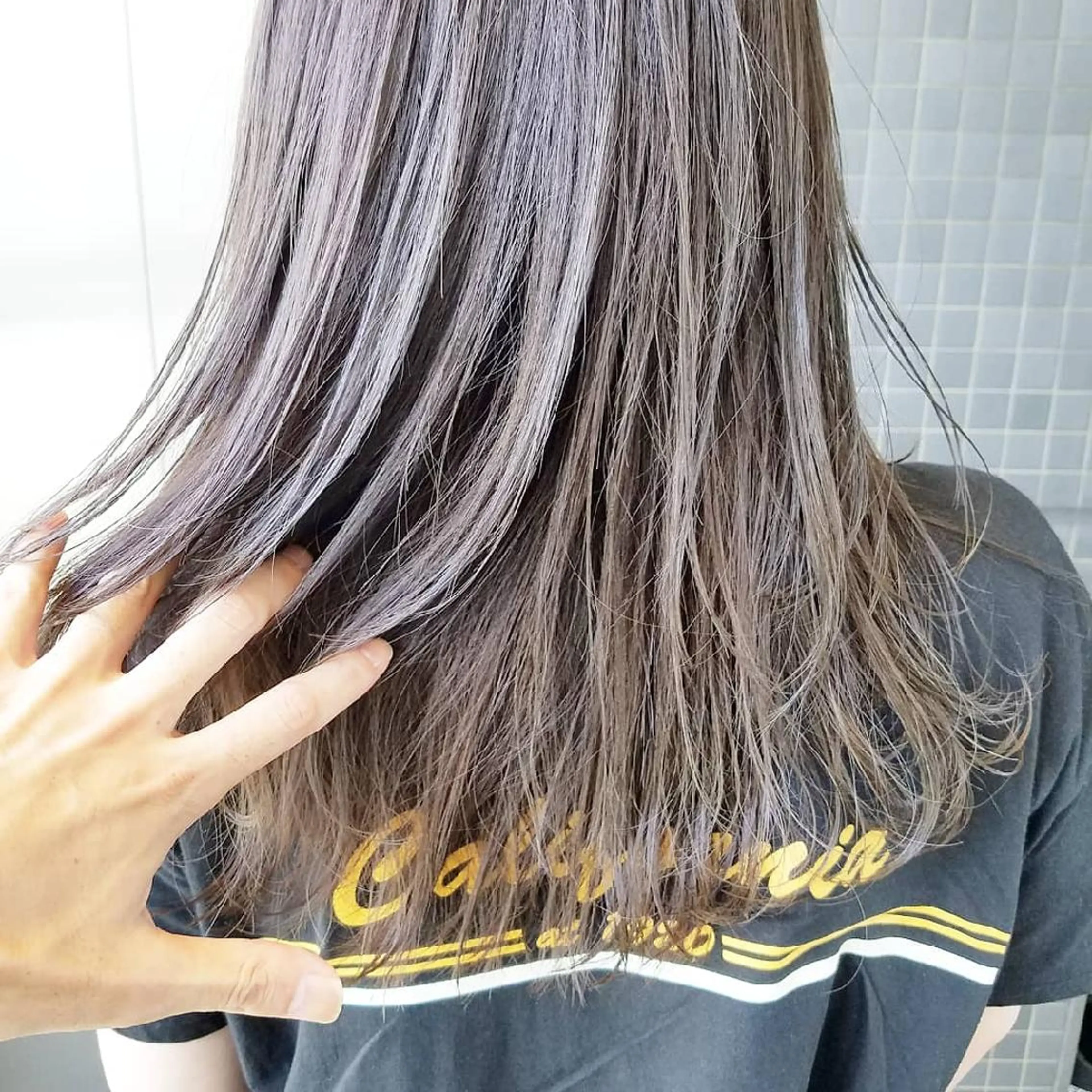 ミディアム カラー アッシュ 透明感カラー ハイライトカラー ミント ハイライト iplus✴ まつげ、眉毛、耳つぼのマツエク・マツパデザイン